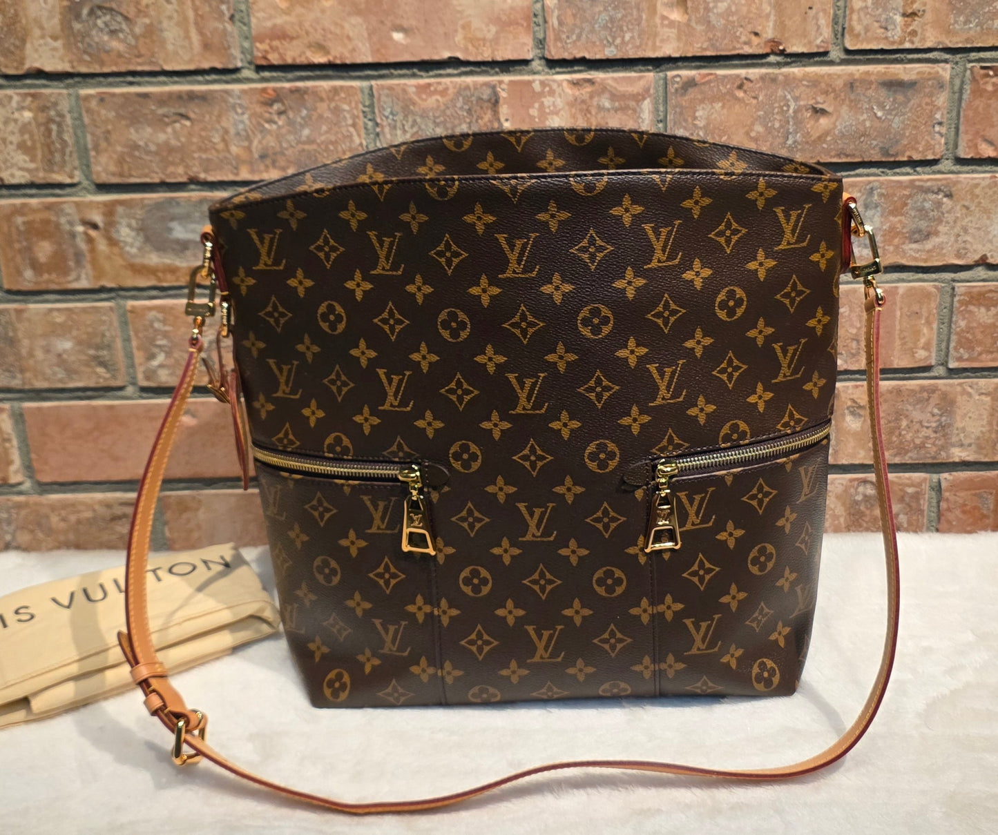 Authentic Louis Vuitton Melie Hobo (Short Handle Missing)