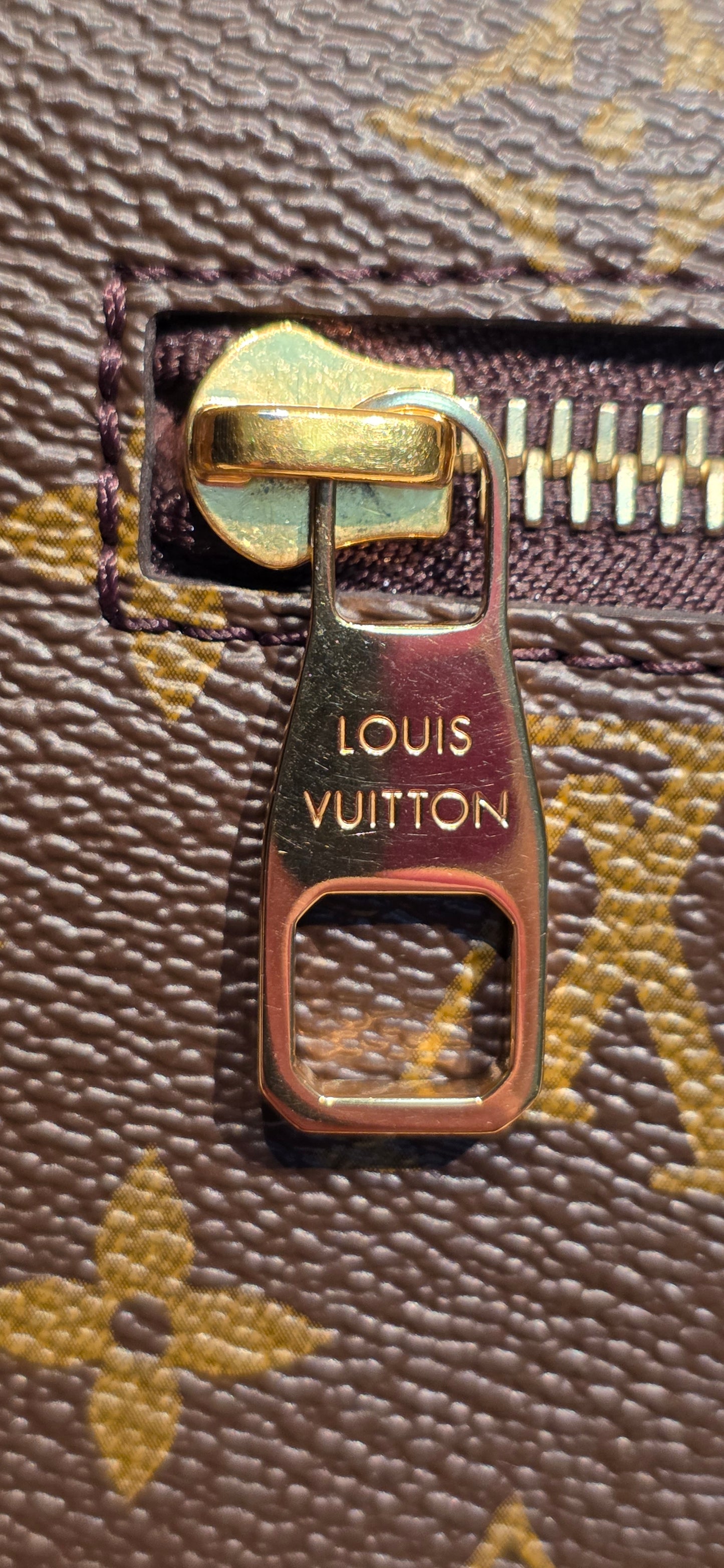 Authentic Louis Vuitton Pochette Metis Monogram