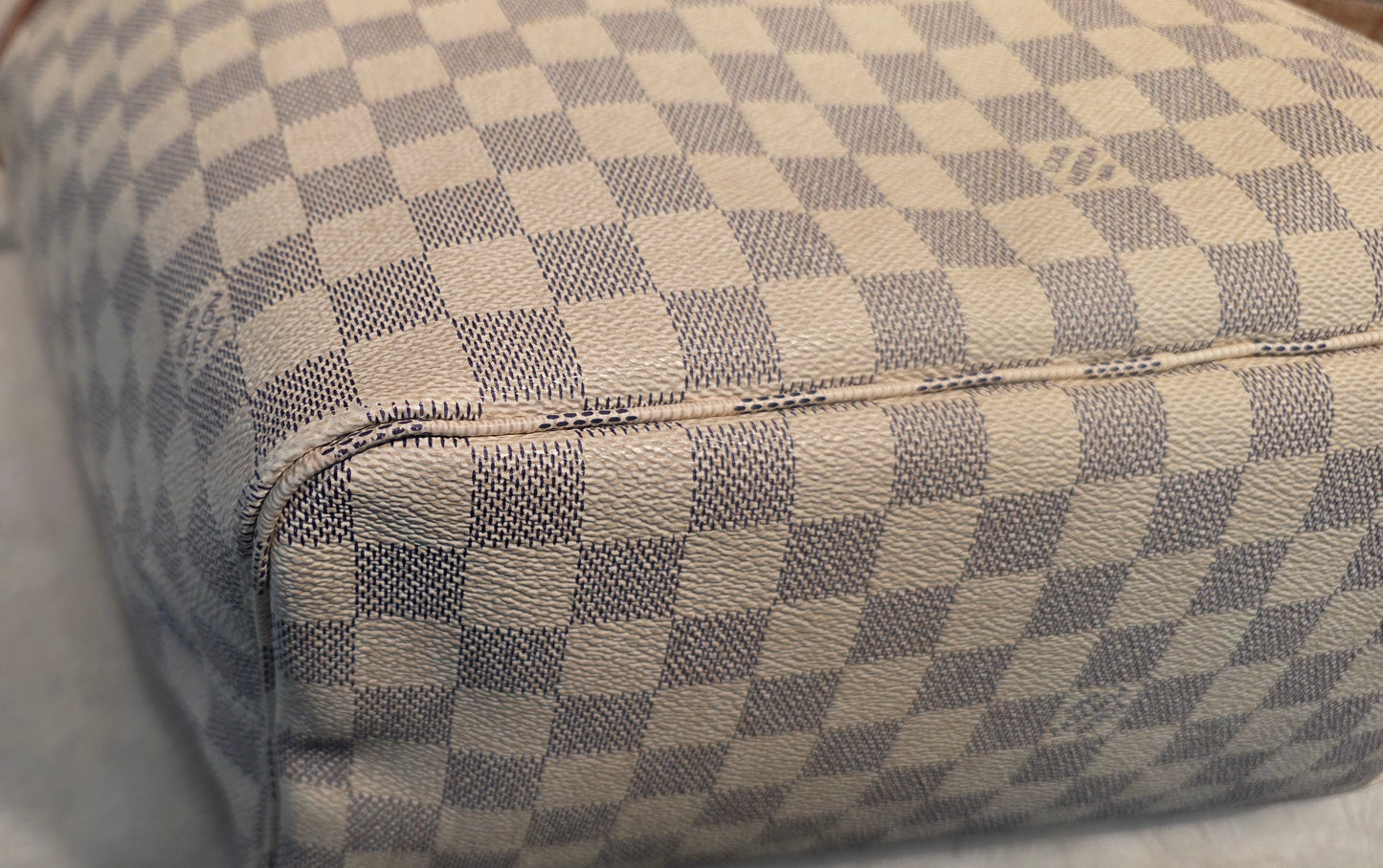 Authentic Louis Vuitton Neverfull MM Damier Azur (Bag Only)