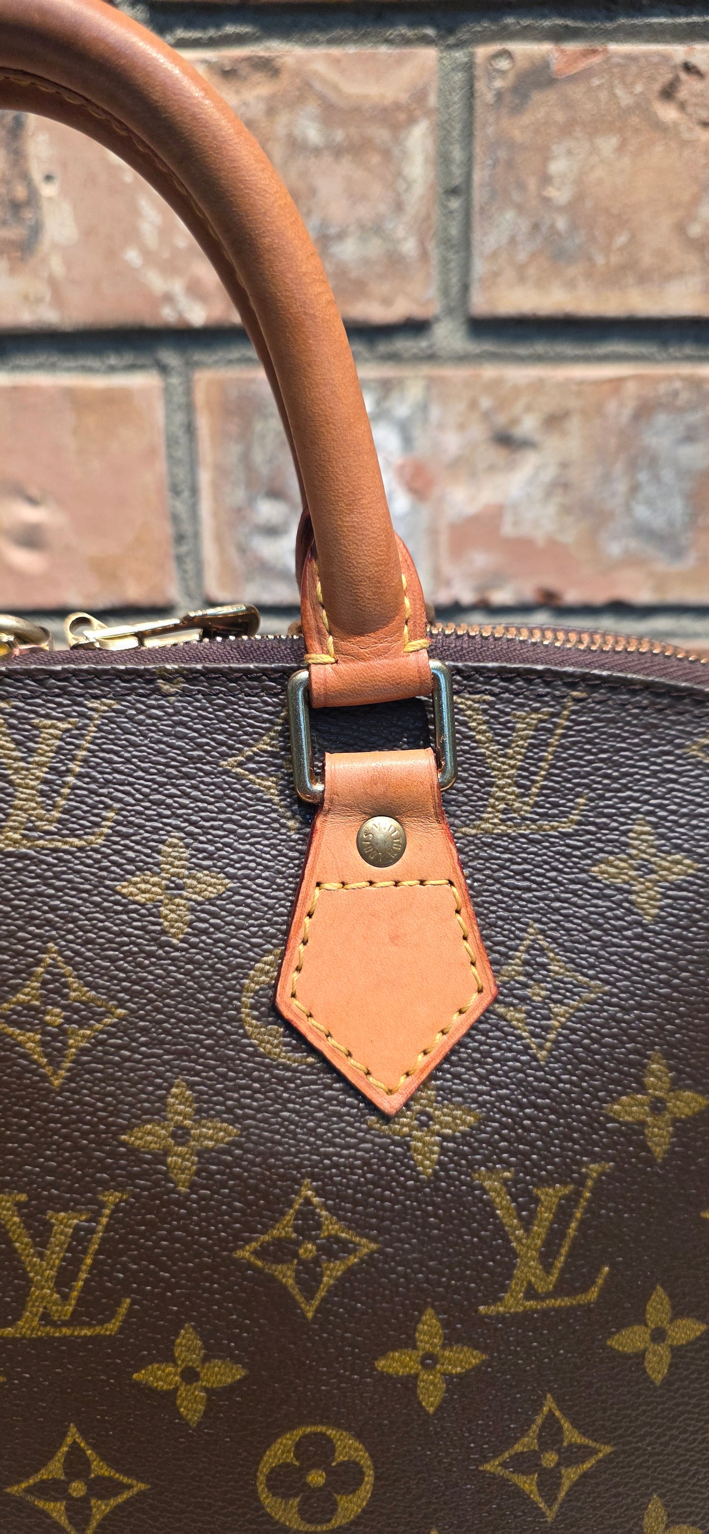 Authentic Louis Vuitton Alma PM Monogram