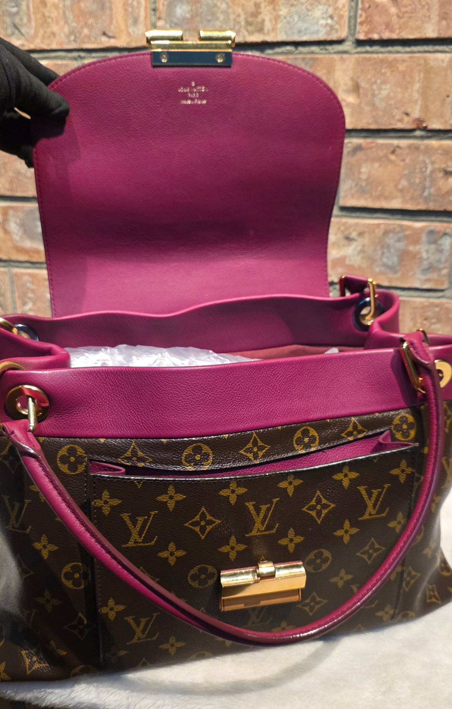 Authentic Louis Vuitton Olympe in Aurore