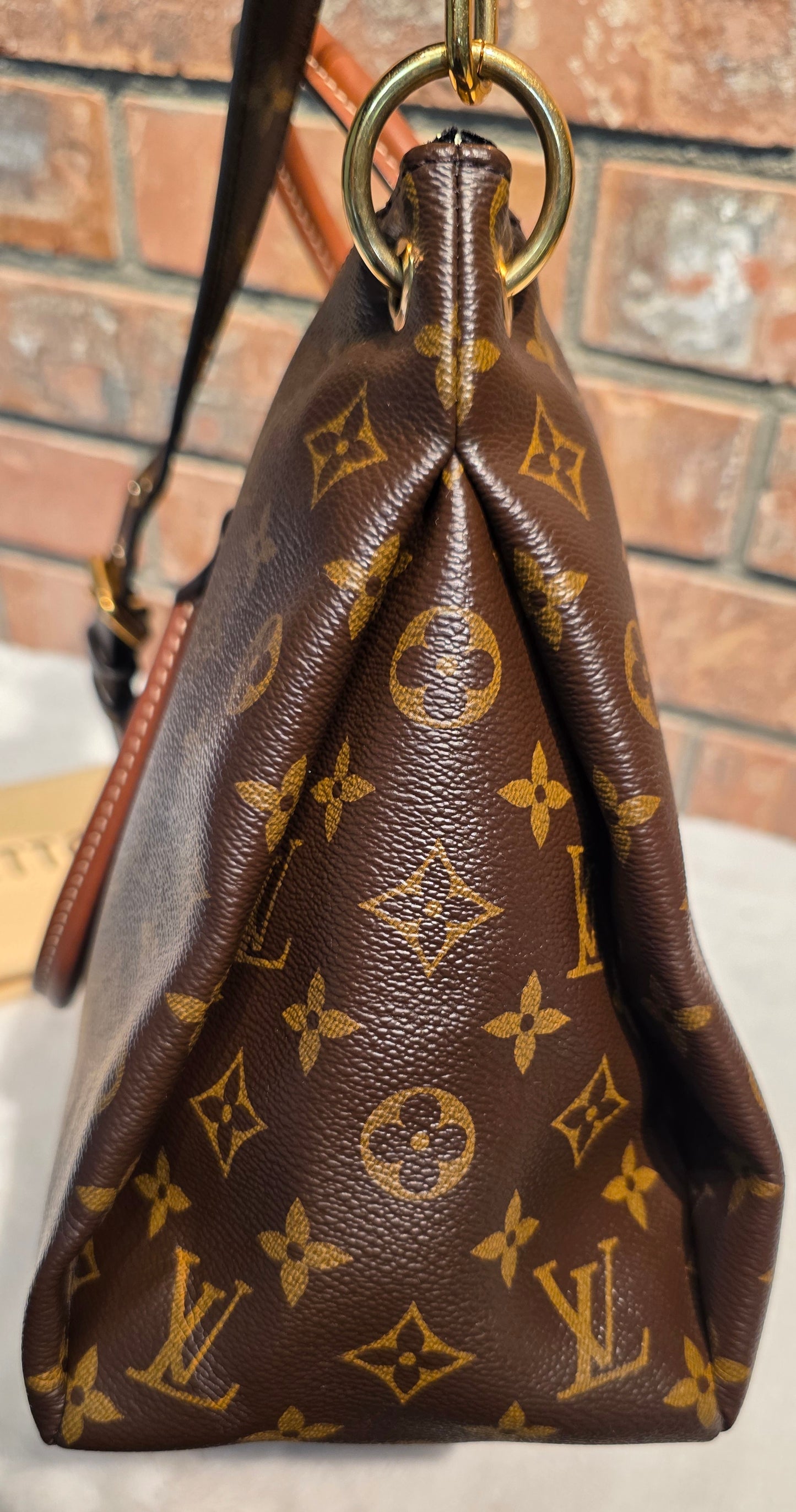 Authentic Louis Vuitton Pallas MM Noir