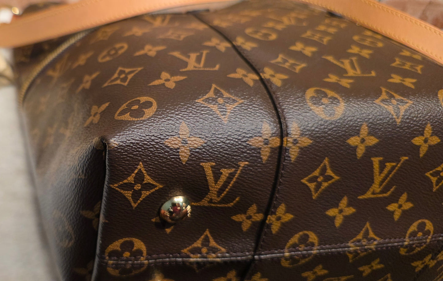 Authentic Louis Vuitton Melie Hobo (Short Handle Missing)