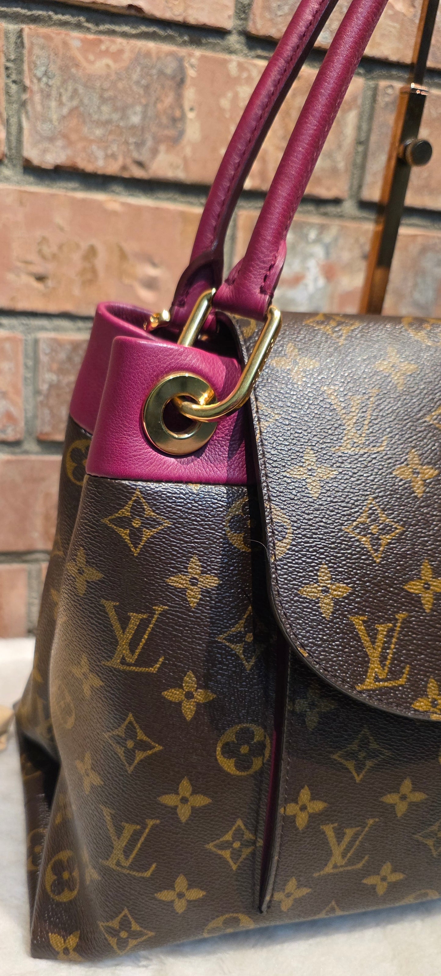 Authentic Louis Vuitton Olympe in Aurore