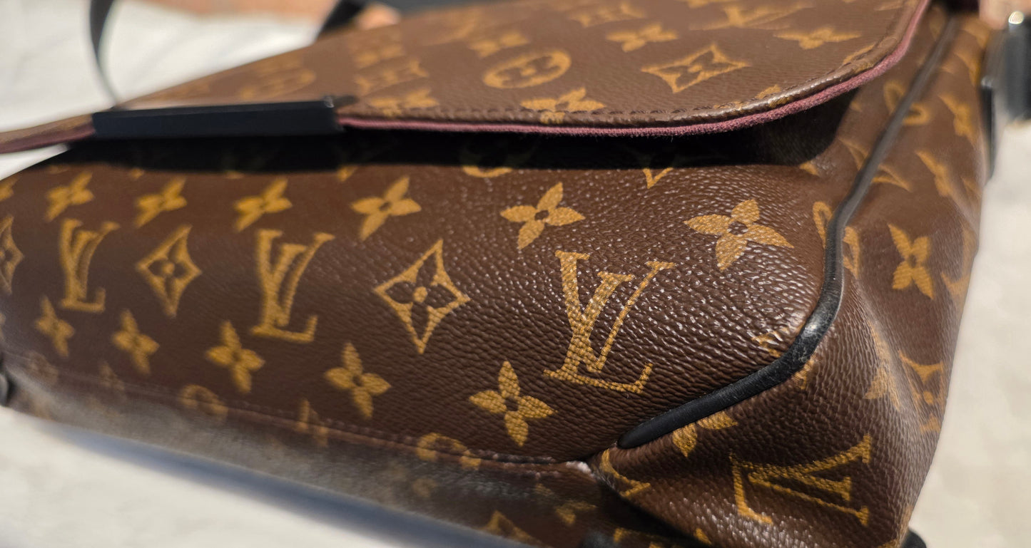 Authentic Louis Vuitton Monogram Macassar District MM