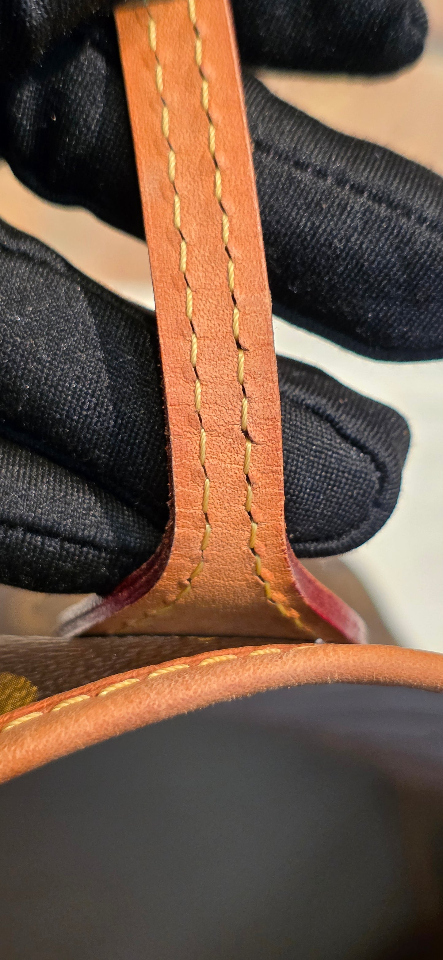 Authentic Louis Vuitton Neverfull MM Monogram