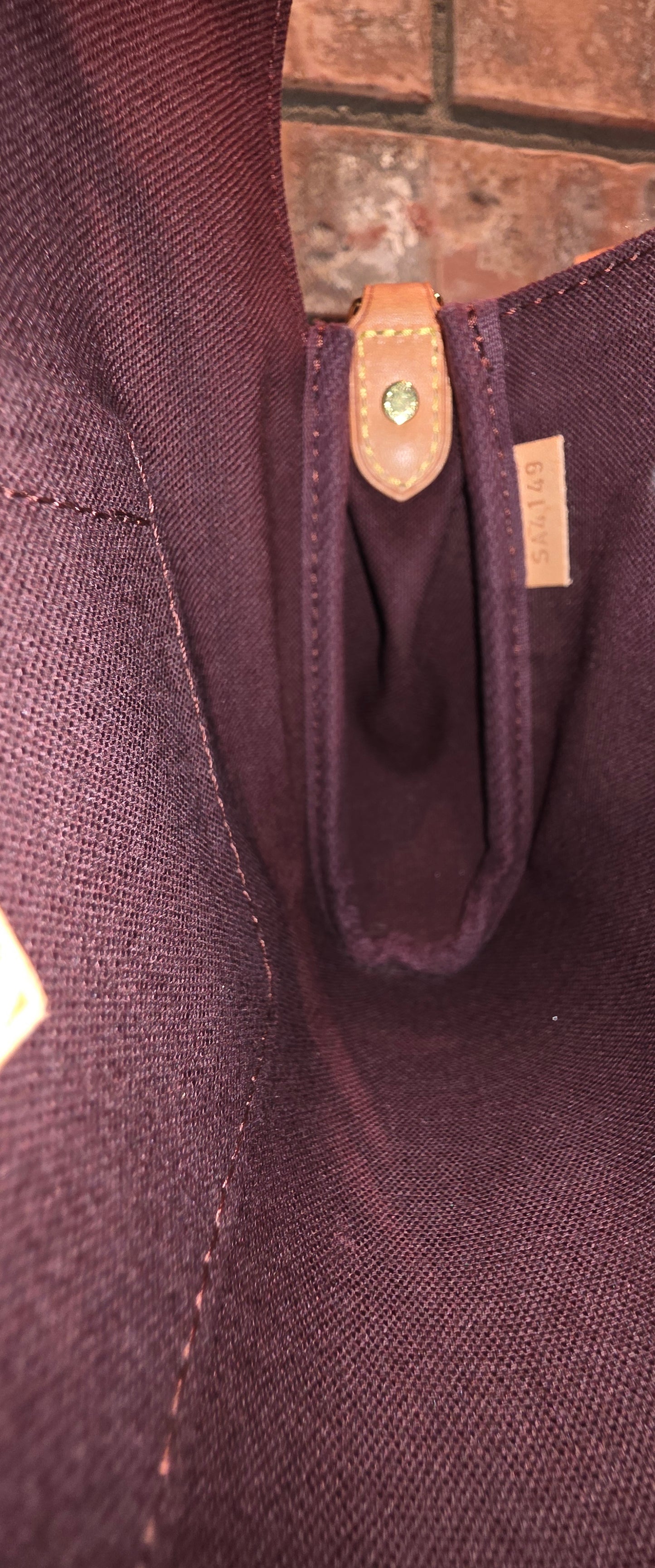 Authentic Louis Vuitton Favorite MM Monogram (SA4149)
