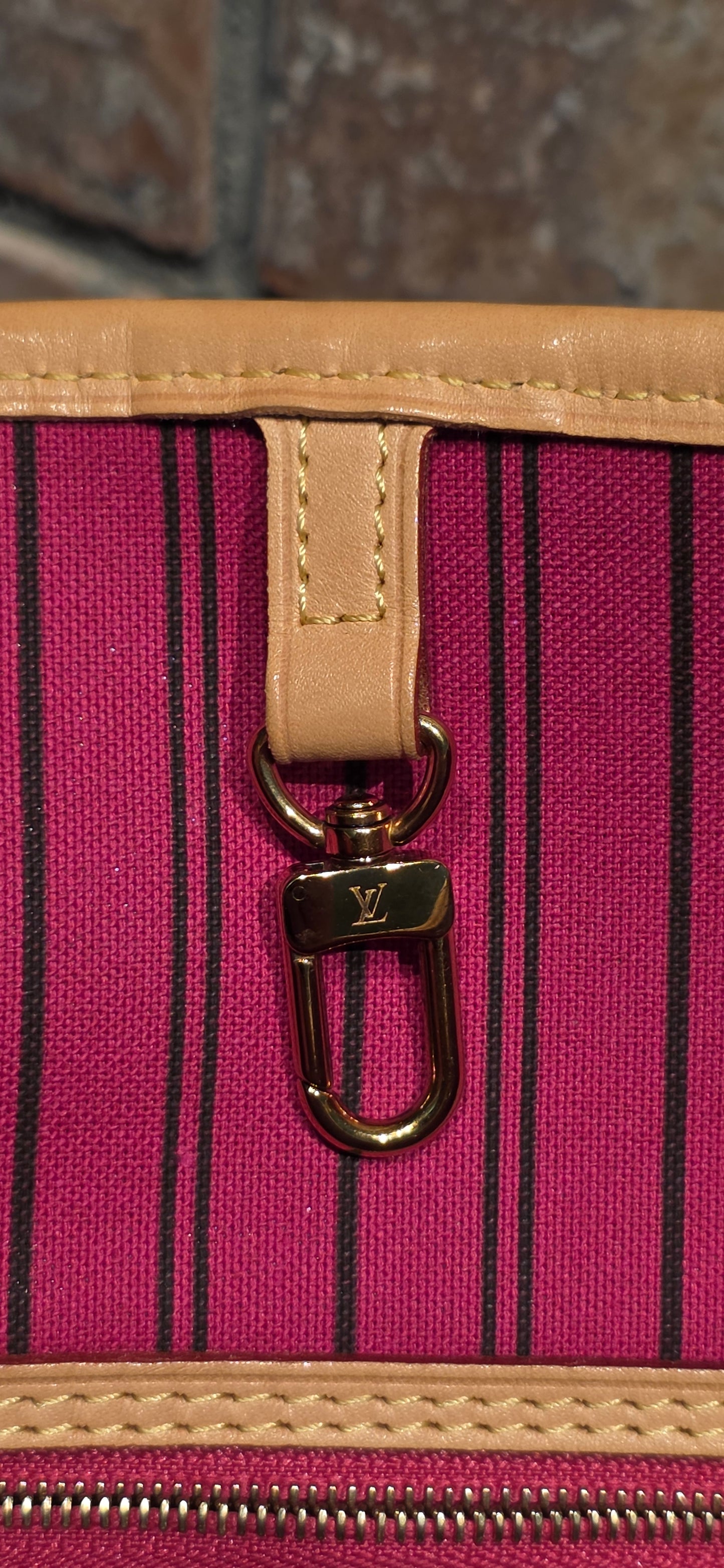 Authentic Louis Vuitton Neverfull MM (Pivoine Interior)