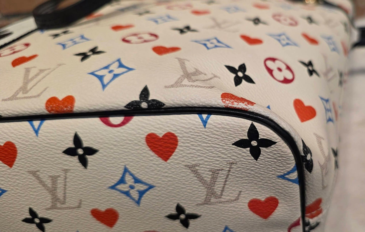 Authentic Louis Vuitton Neverfull MM with Pouch Game On Collection