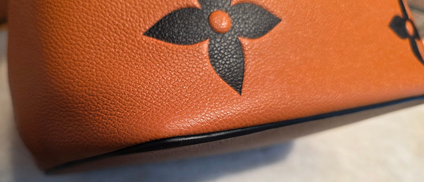 Authentic Louis Vuitton Crafty NeoNoe MM Giant Monogram in Caramel