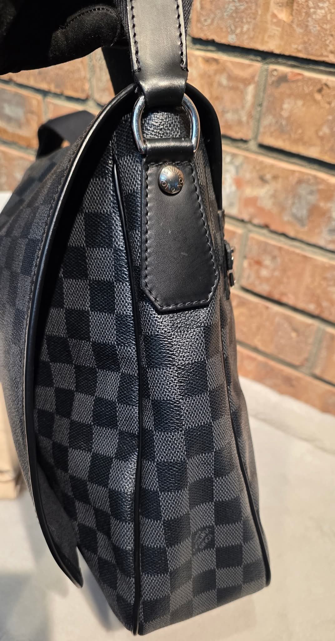 Authentic Louis Vuitton Daniel GM Damier Graphite