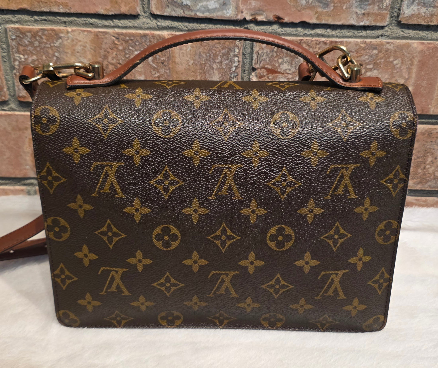 Authentic Louis Vuitton Monceau 26