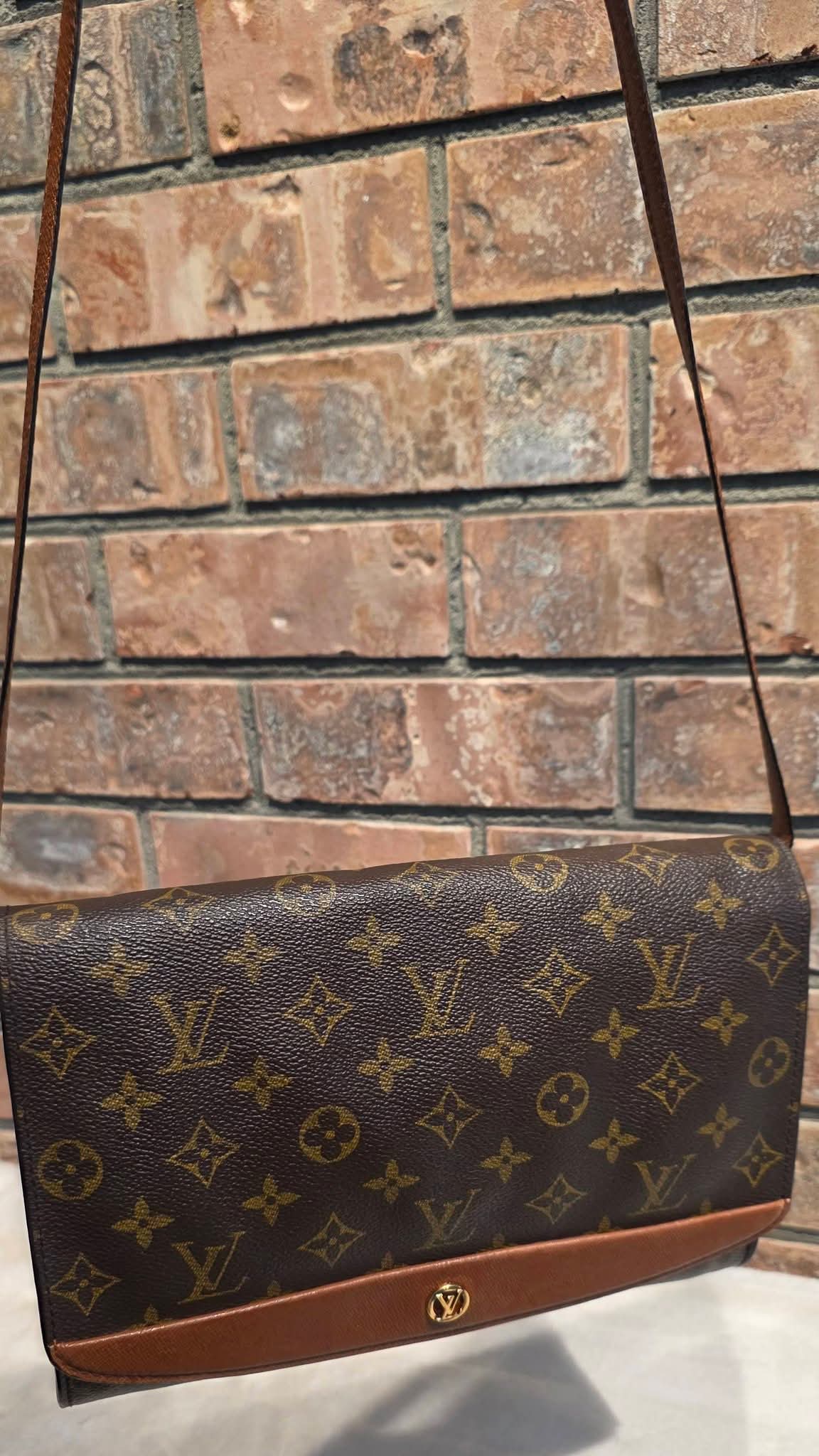 Authentic Louis Vuitton Pochette Bordeaux