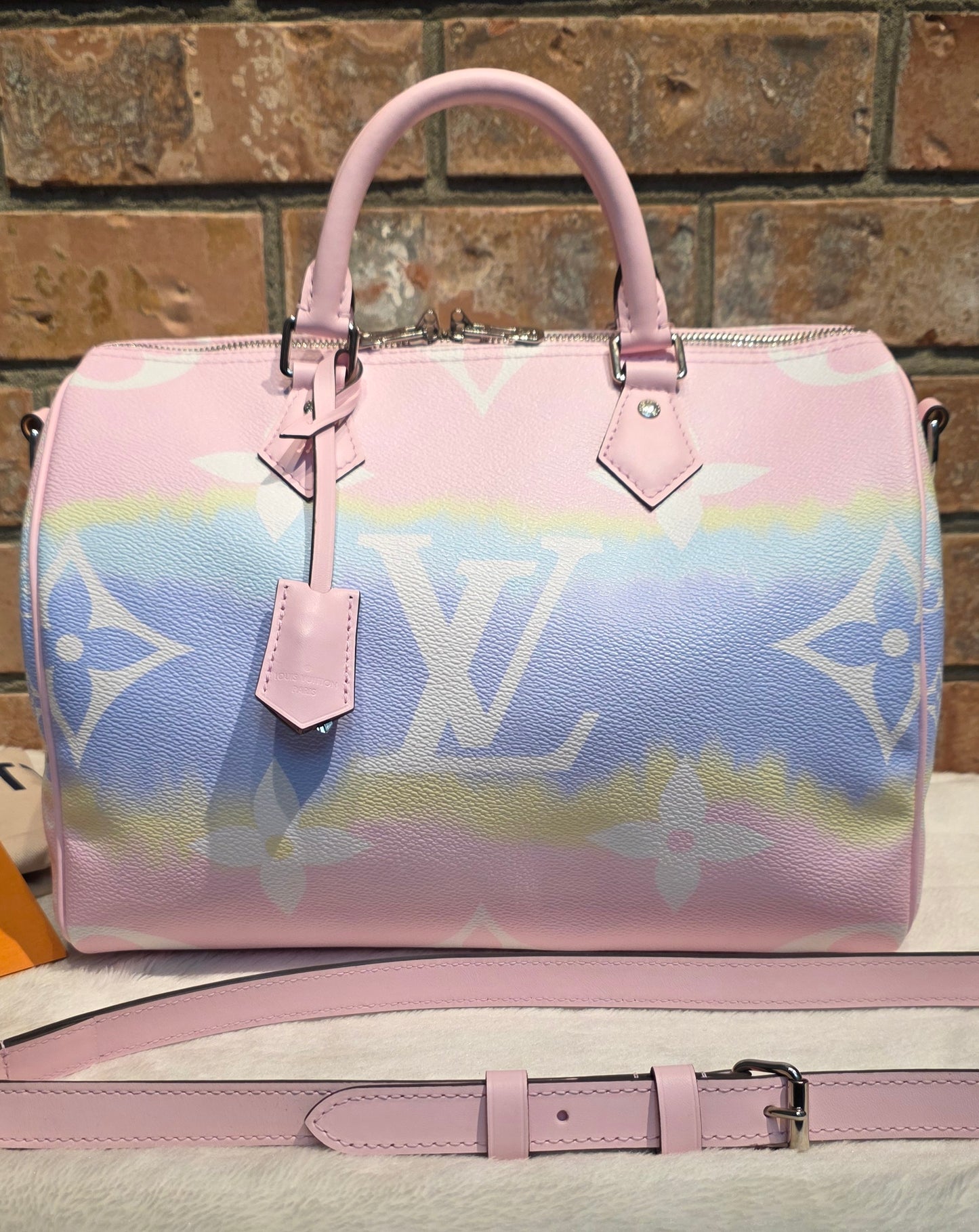 Authentic Louis Vuitton Limited Edition Speedy 30 Bandouliere Escale Pastel