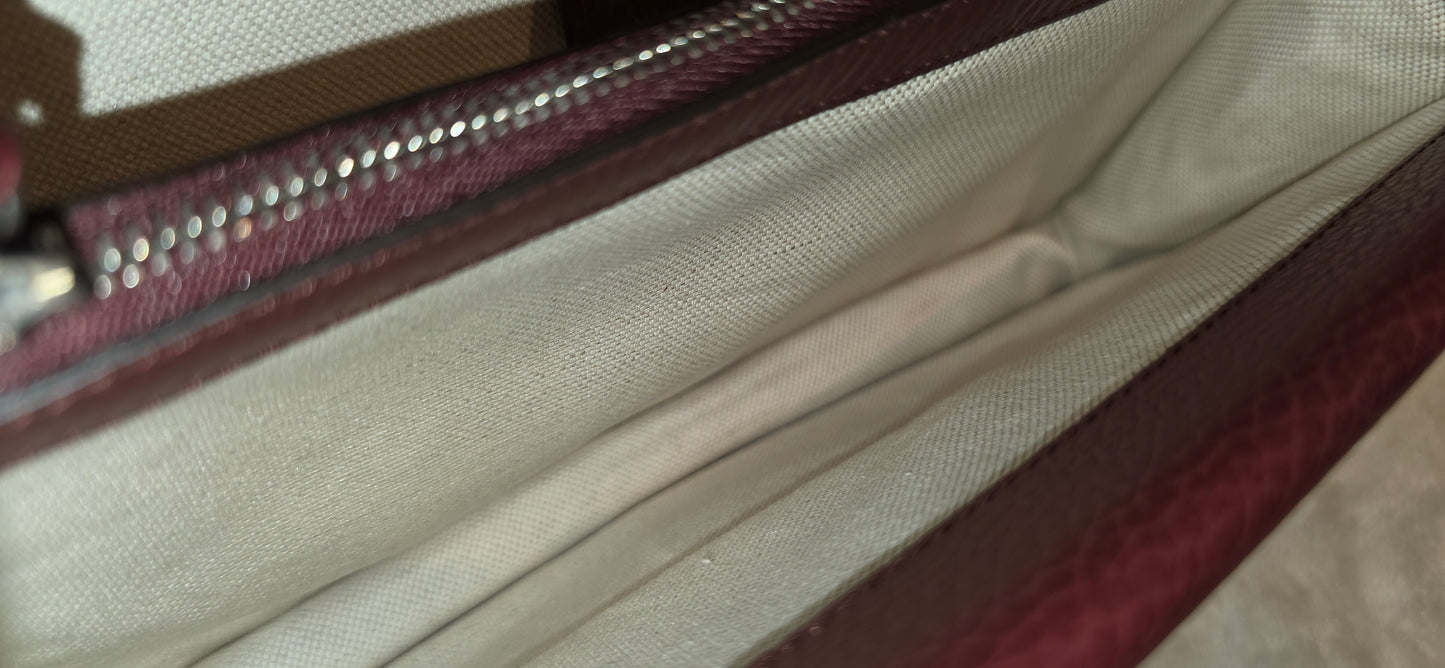 Authentic Gucci Dionysus Shoulder Bag in Burgundy