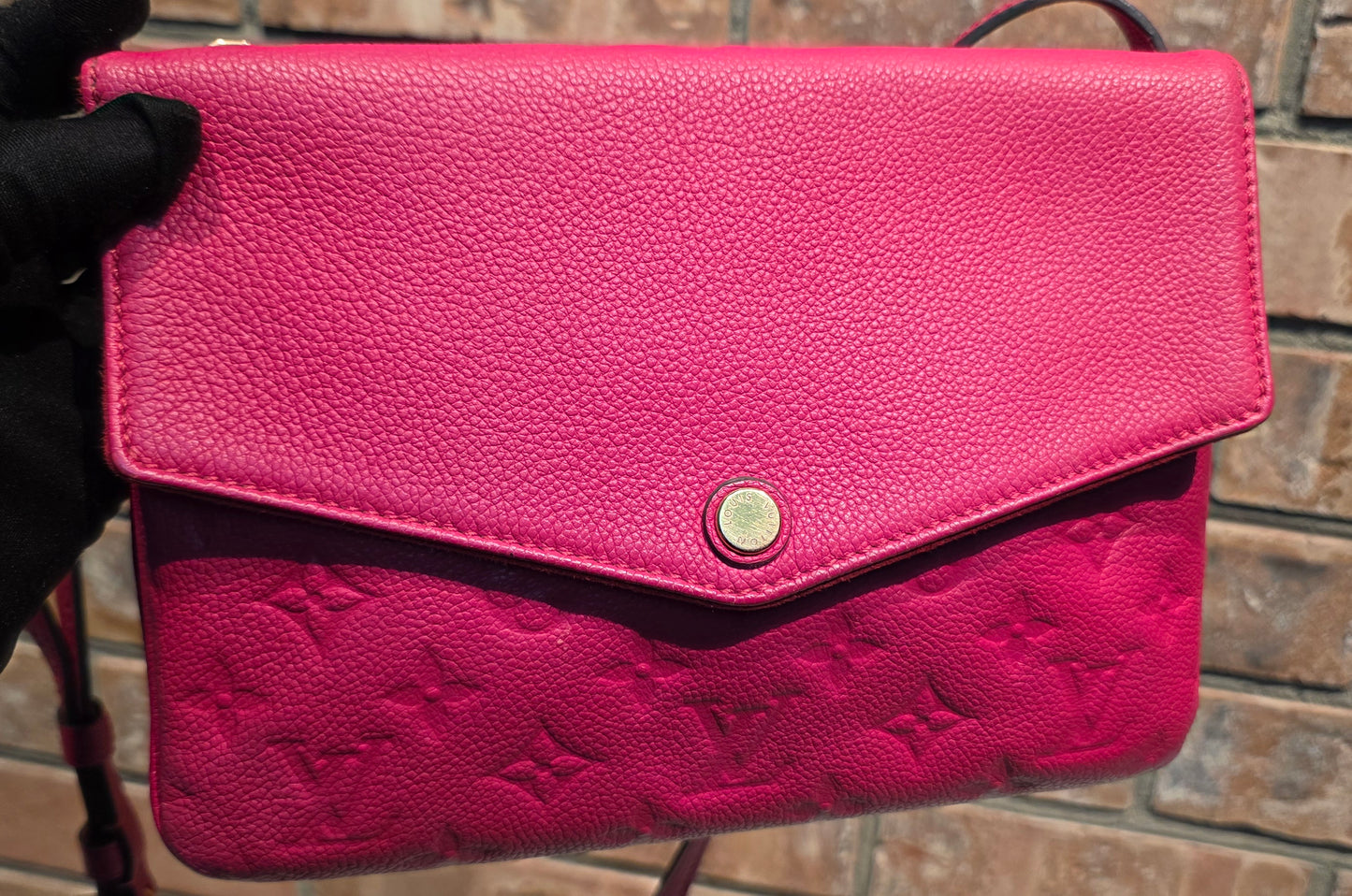 Authentic Louis Vuitton Twice/Twinset Pochette in Dahlia Pink