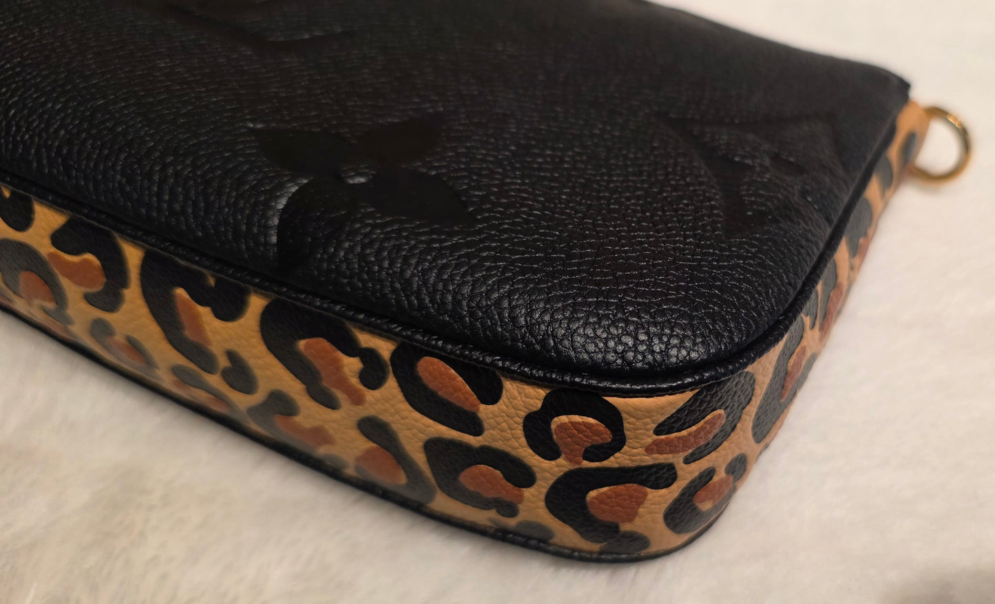 Authentic Louis Vuitton Multipochette Accessoires Wild At Heart