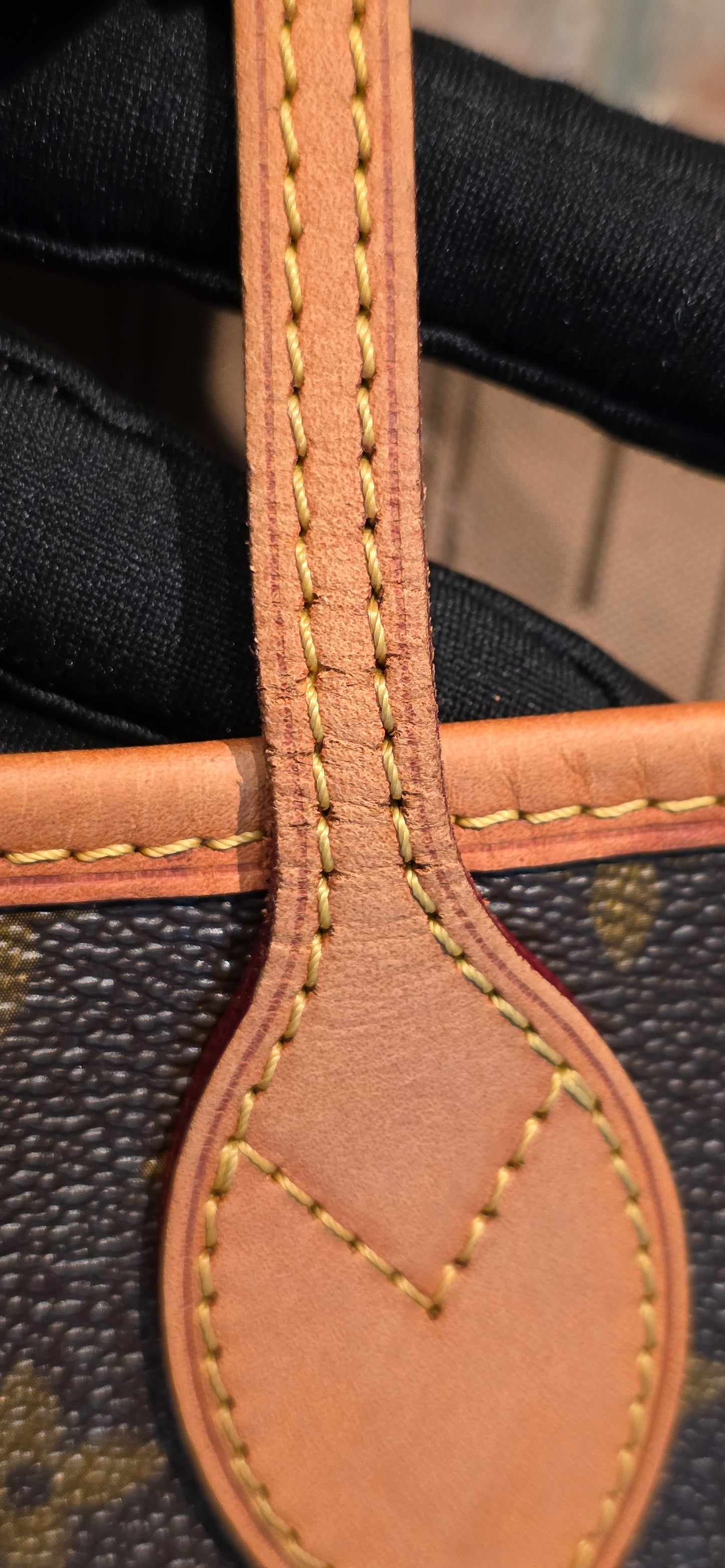 Authentic Louis Vuitton Neverfull MM Monogram