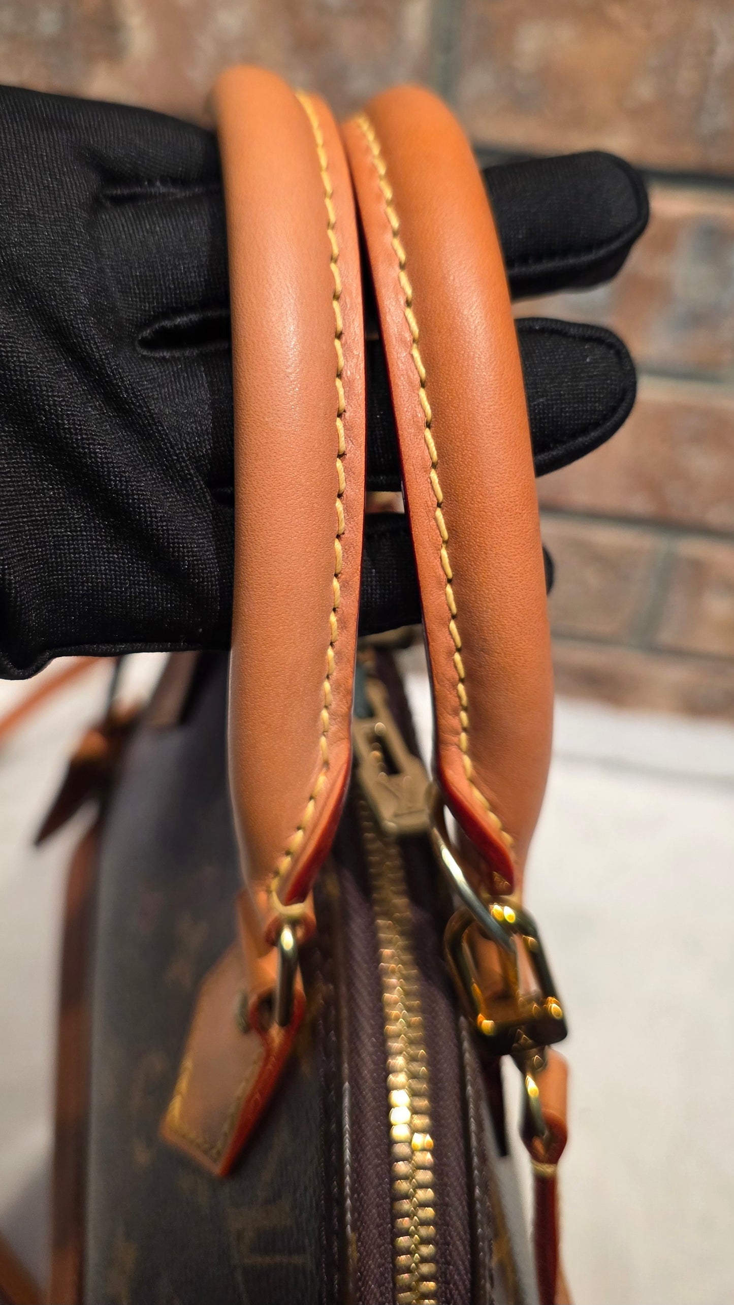 Authentic Louis Vuitton Alma BB Monogram