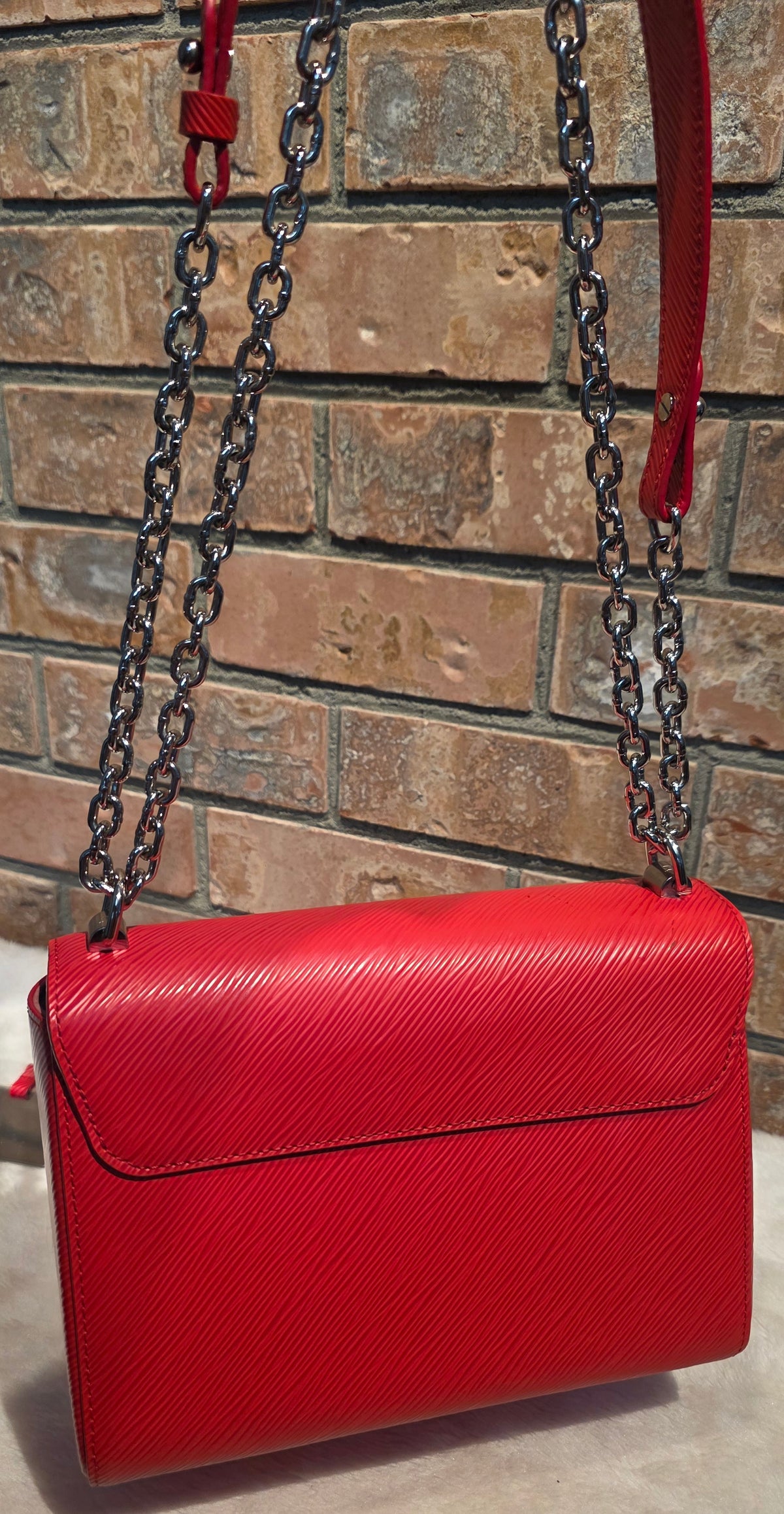 Authentic Louis Vuitton Twist MM Epi Leather in Red