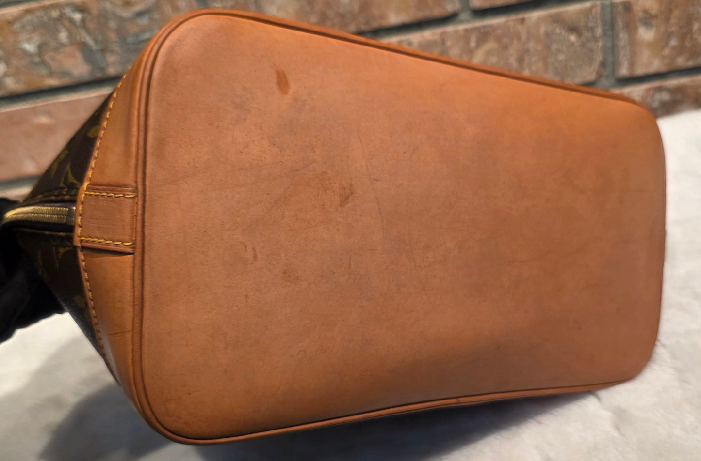Authentic Louis Vuitton Alma PM Monogram