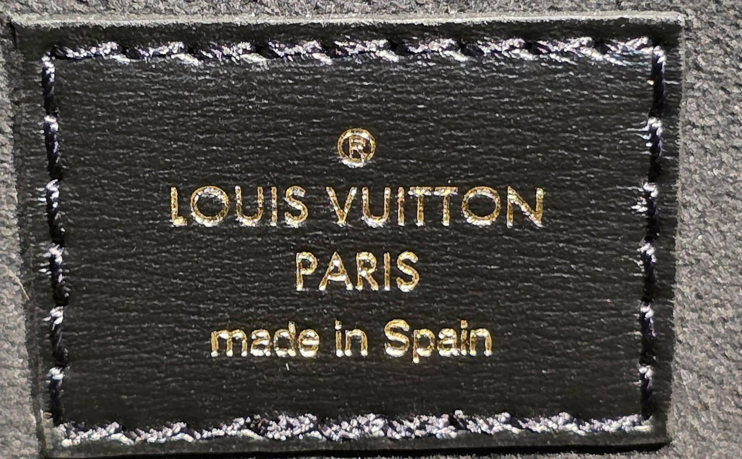 Authentic Louis Vuitton Neverfull MM with Pouch Game On Collection