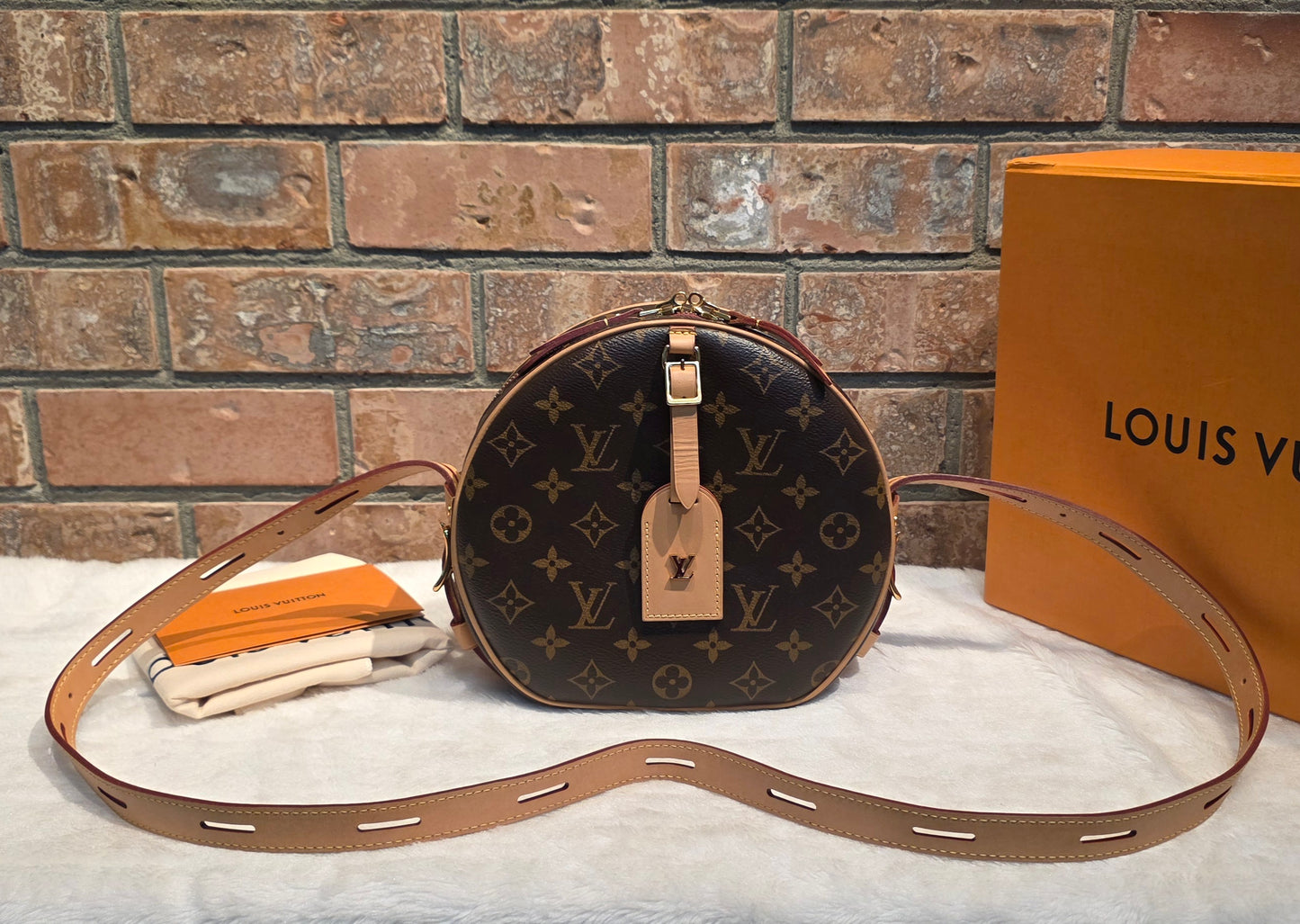 Authentic Louis Vuitton Boite Chapeau Souple MM