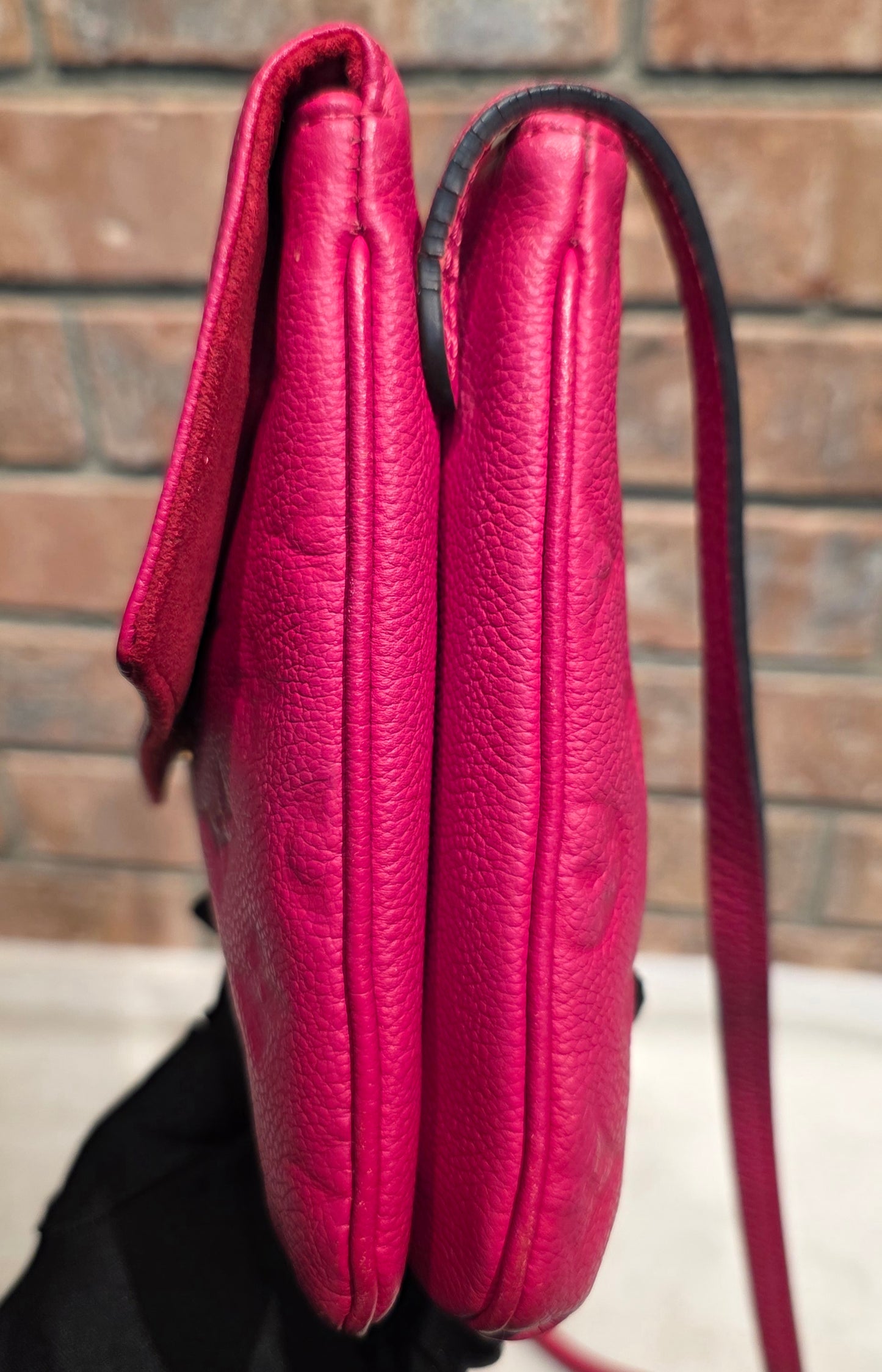 Authentic Louis Vuitton Twice/Twinset Pochette in Dahlia Pink