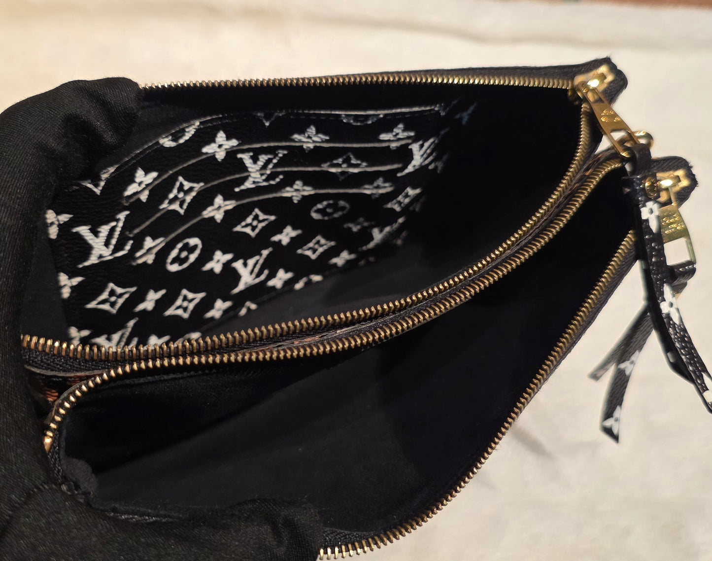 Authentic Louis Vuitton Double Zip Pochette Limited Jungle Edition