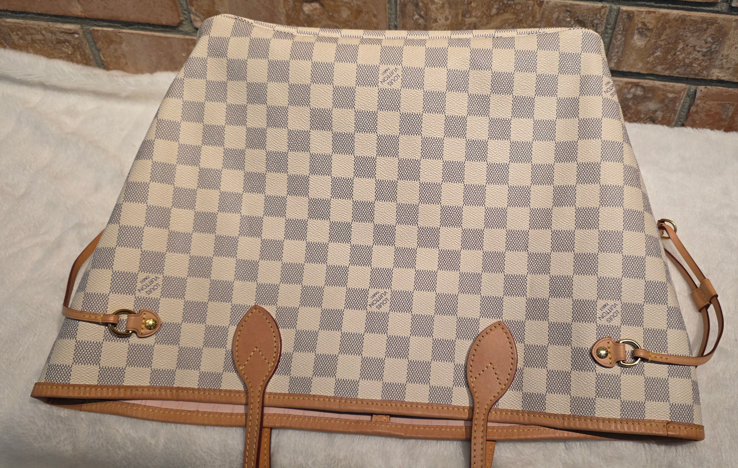 Authentic Louis Vuitton Neverfull MM Damier Azur (Bag Only)