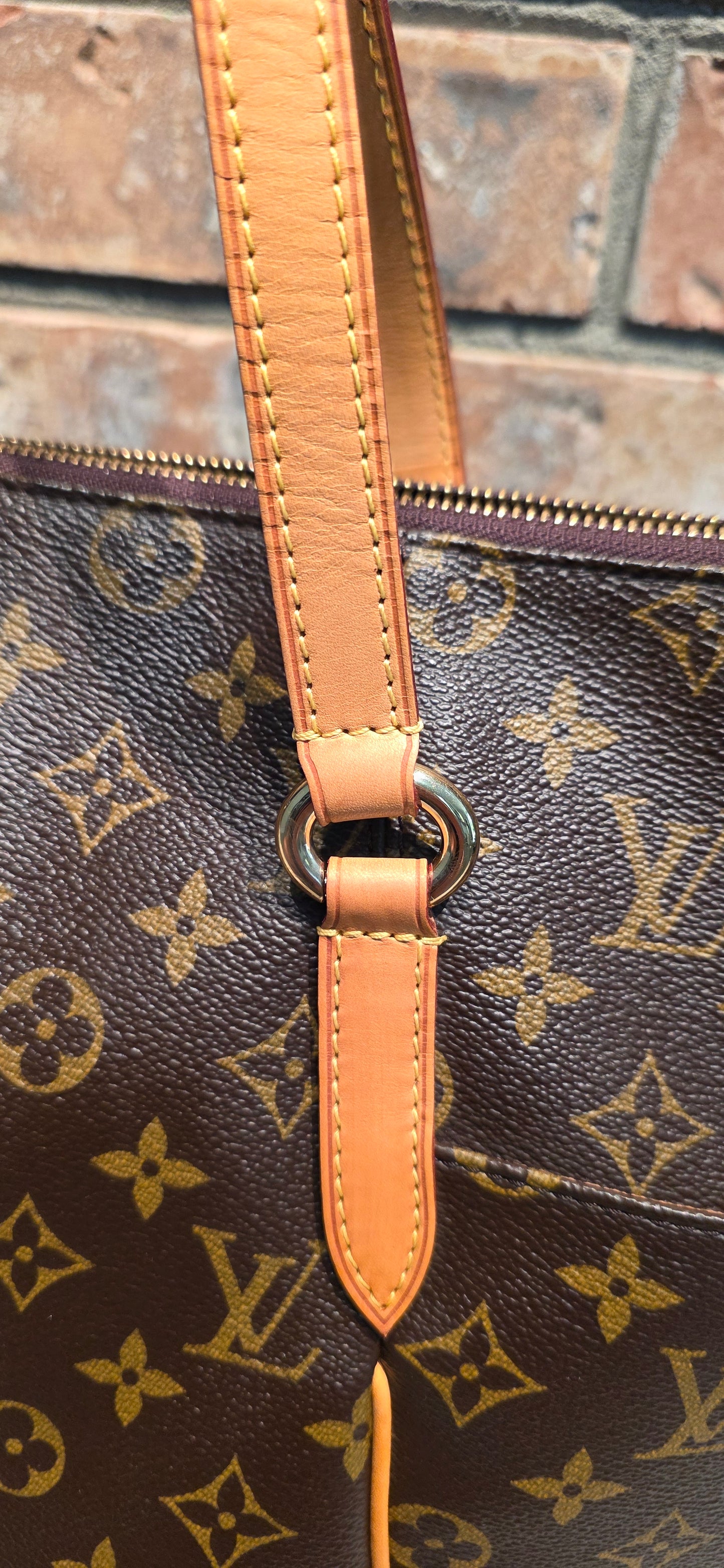Authentic Louis Vuitton Totally MM Monogram