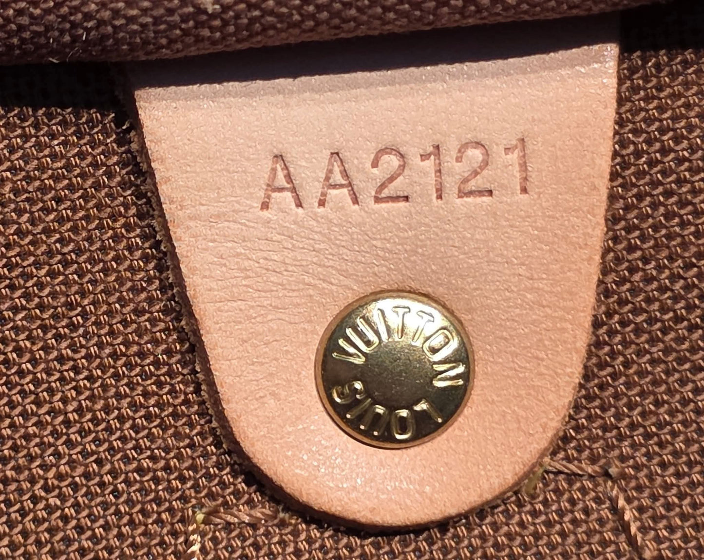 Authentic Louis Vuitton Speedy 40 Monogram