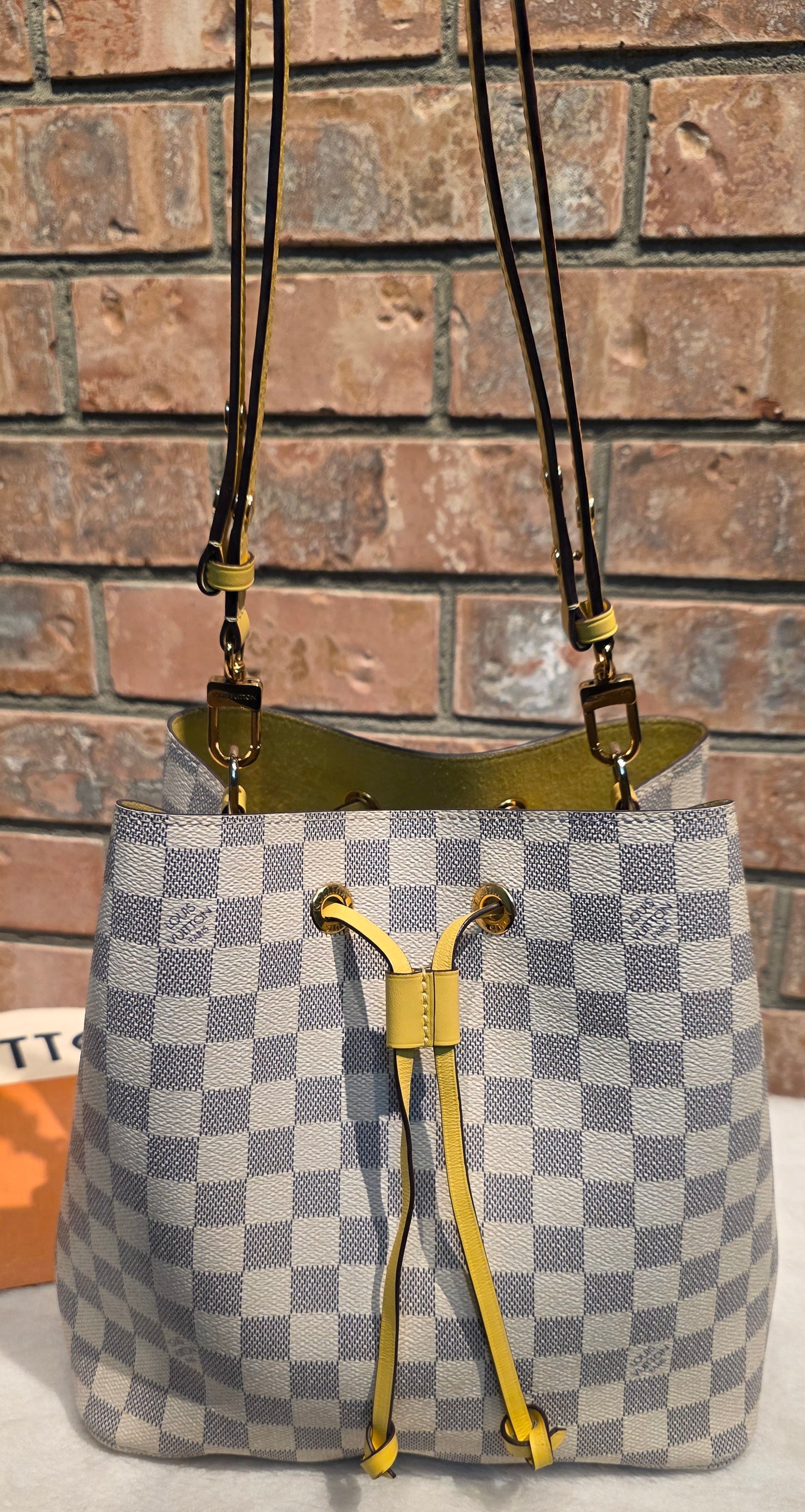 Authentic Louis Vuitton Neonoe MM Damier Azur in Pineapple