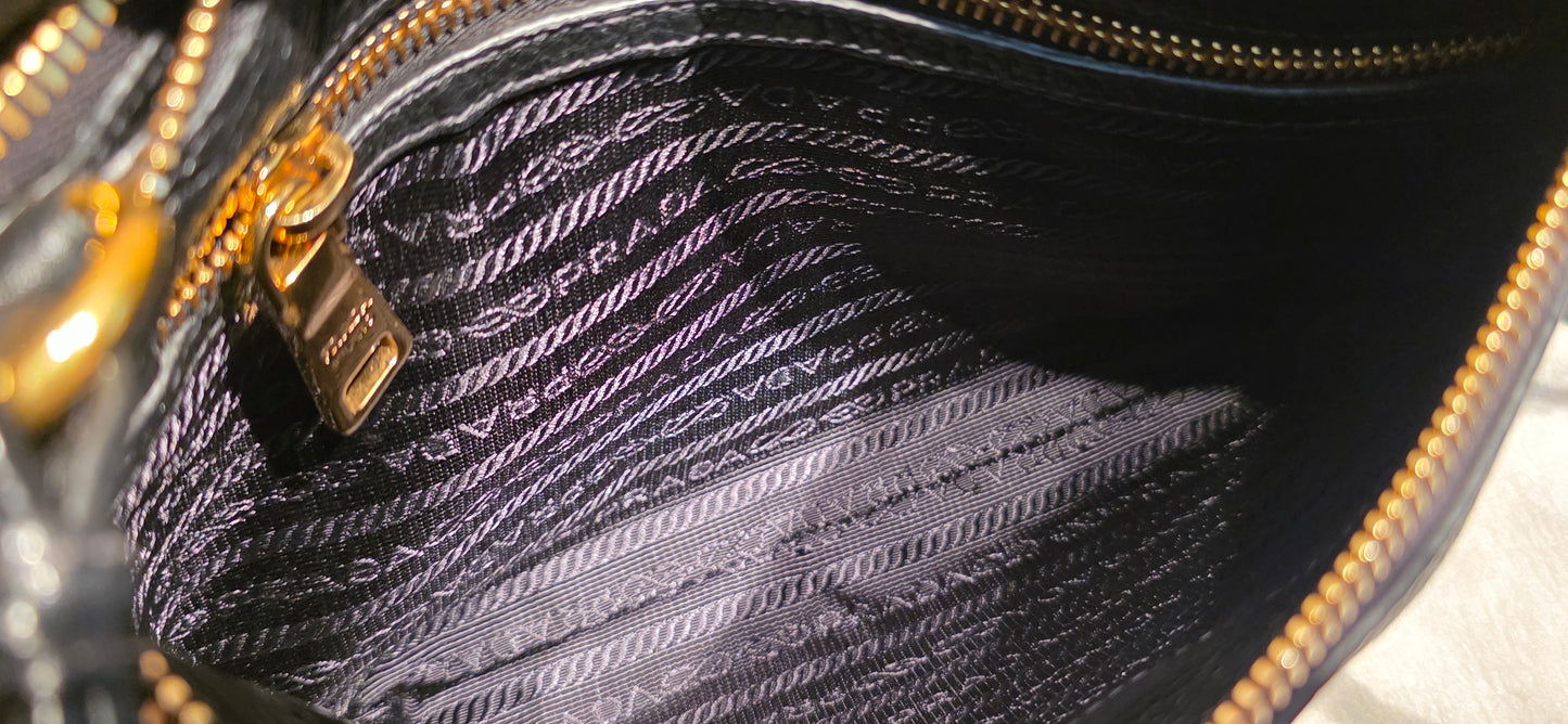 Authentic Prada Bandoliera Vitello Phenix Crossbody Bag