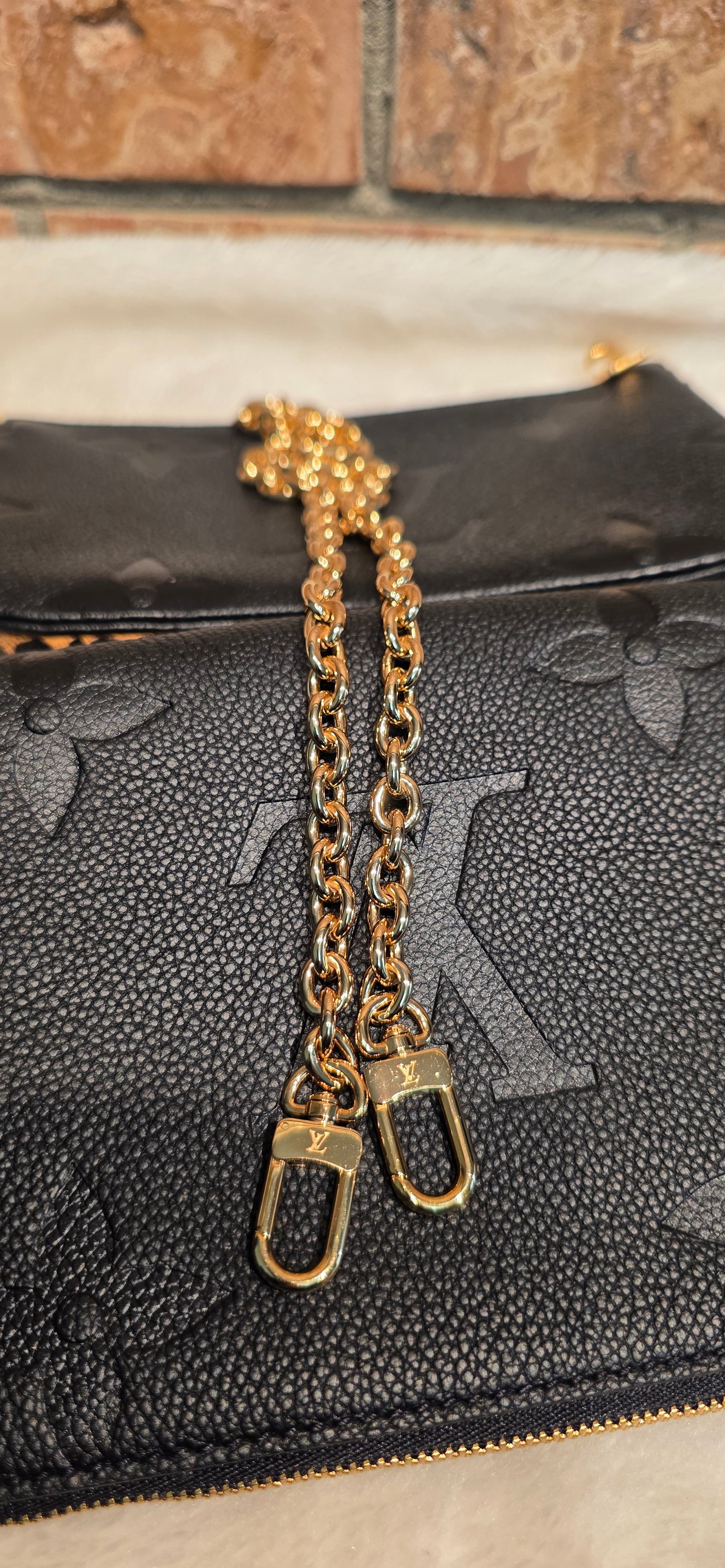 Authentic Louis Vuitton Multipochette Accessoires Wild At Heart