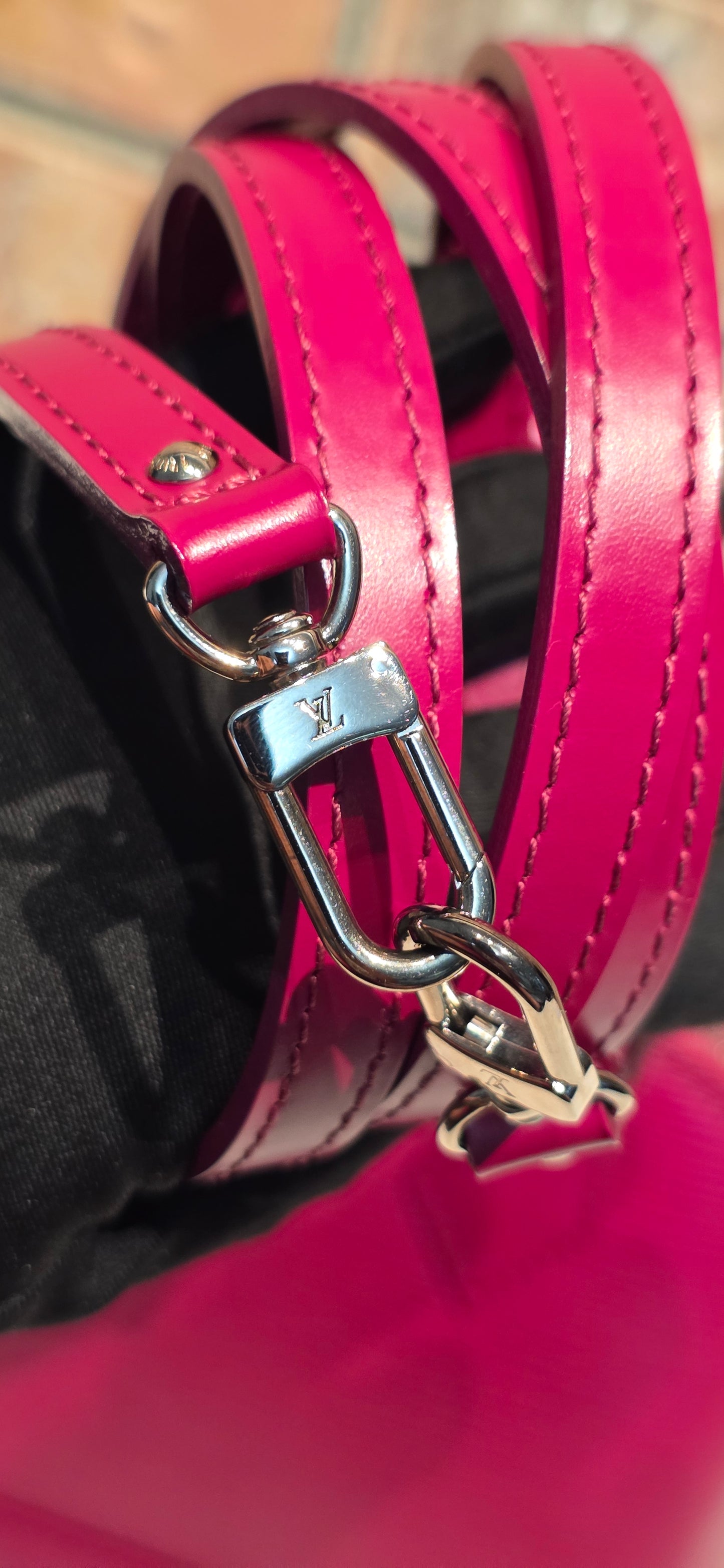 Authentic Louis Vuitton Alma BB Epi Leather in Fuchsia