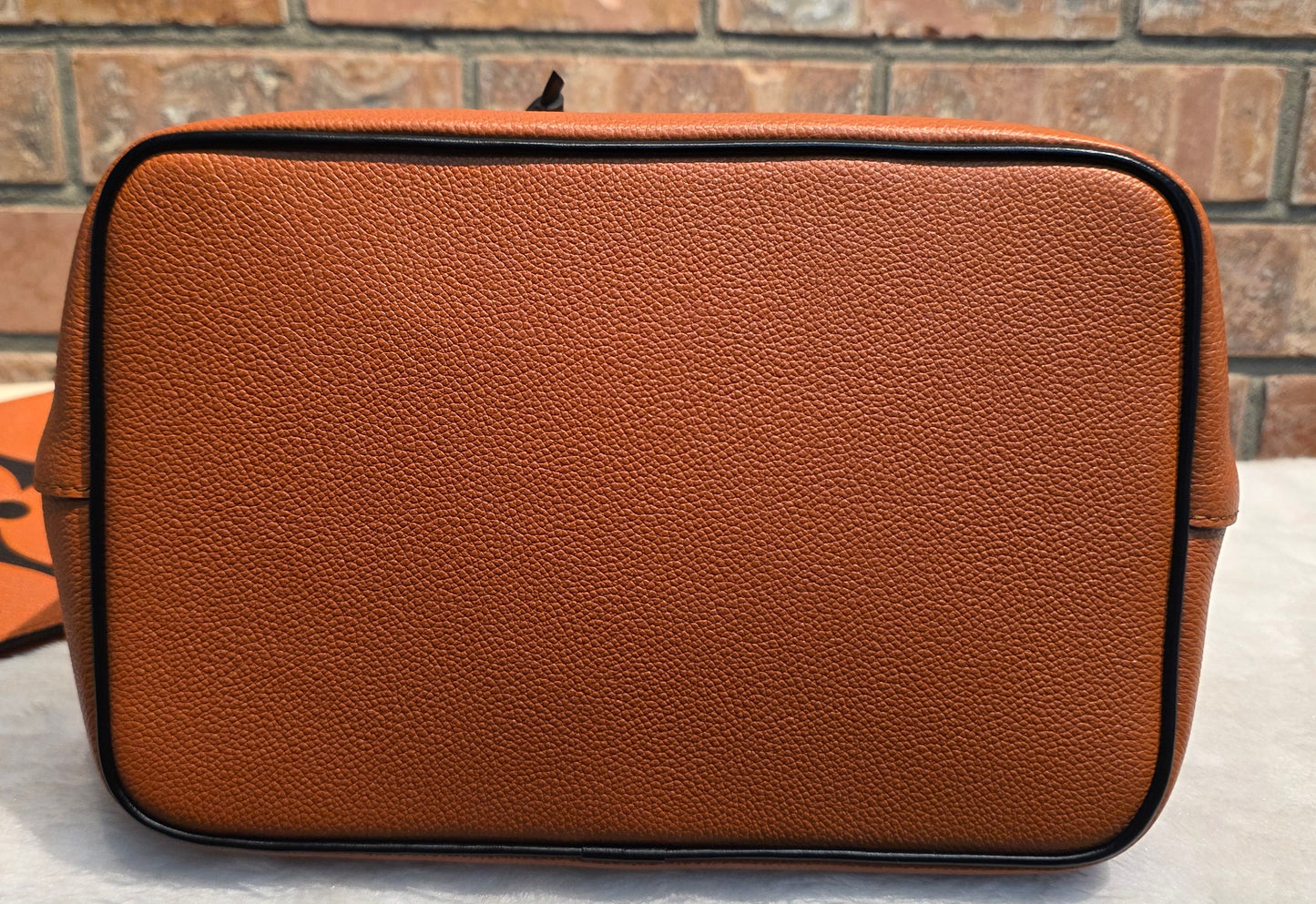Authentic Louis Vuitton Crafty NeoNoe MM Giant Monogram in Caramel