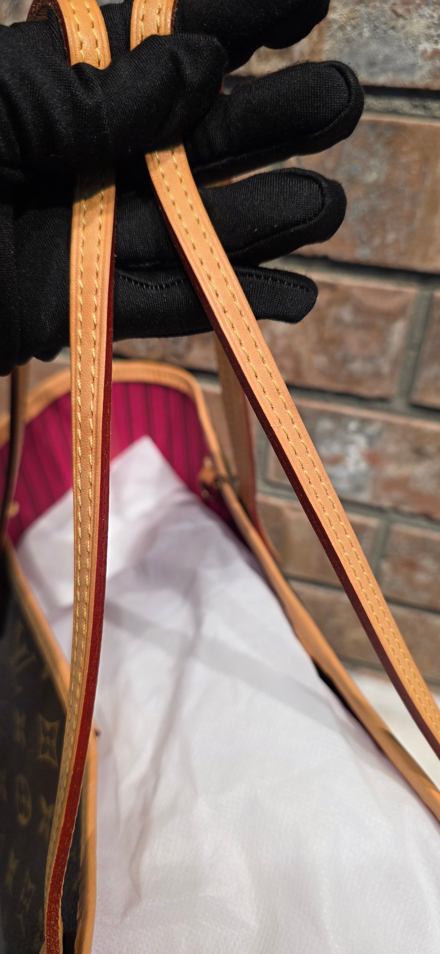 Authentic Louis Vuitton Neverfull MM (Pivoine Interior)