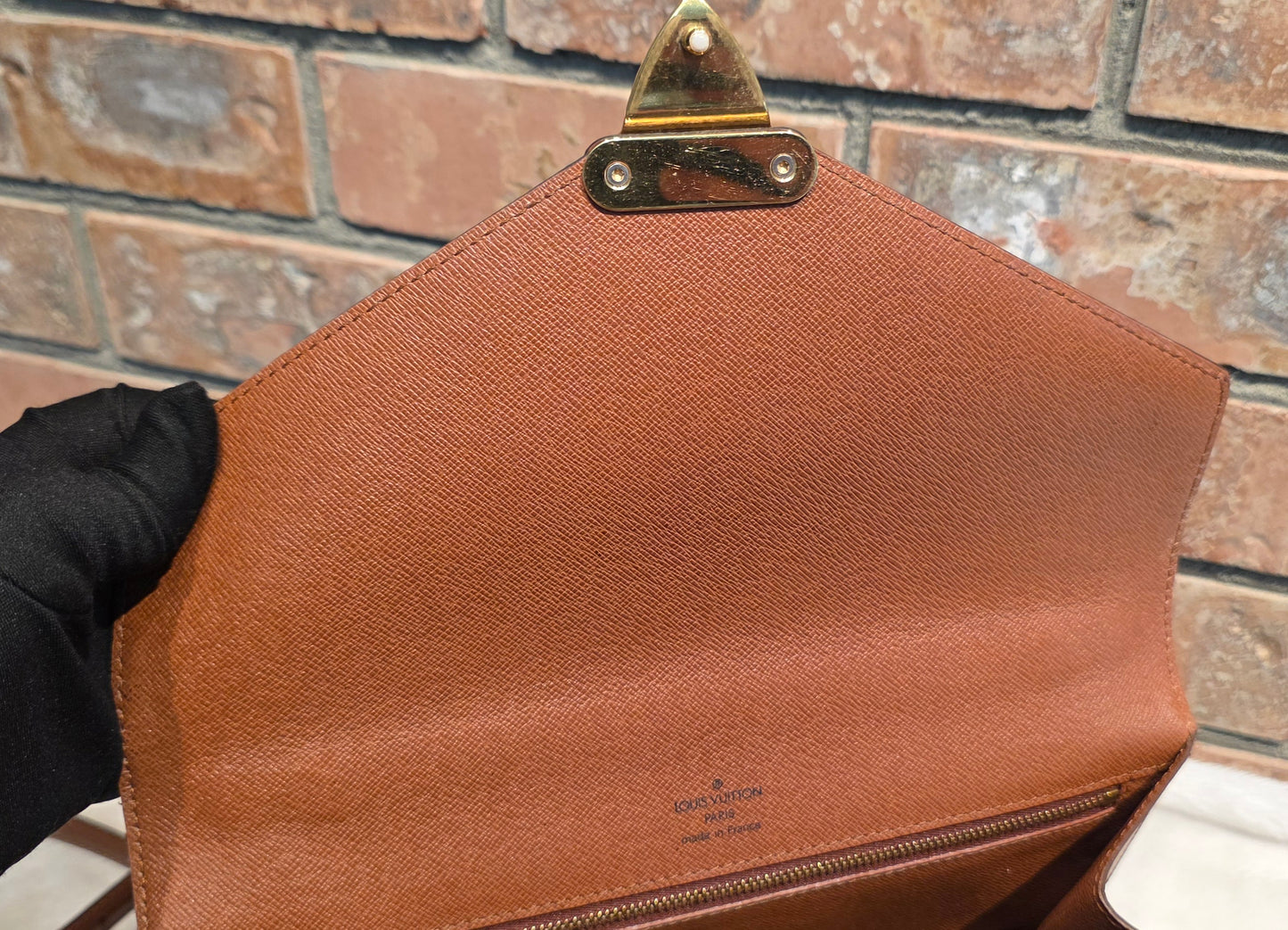 Authentic Louis Vuitton Monceau 26