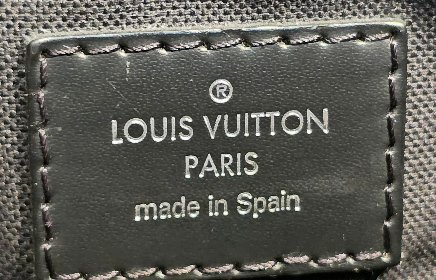 Authentic Louis Vuitton District MM