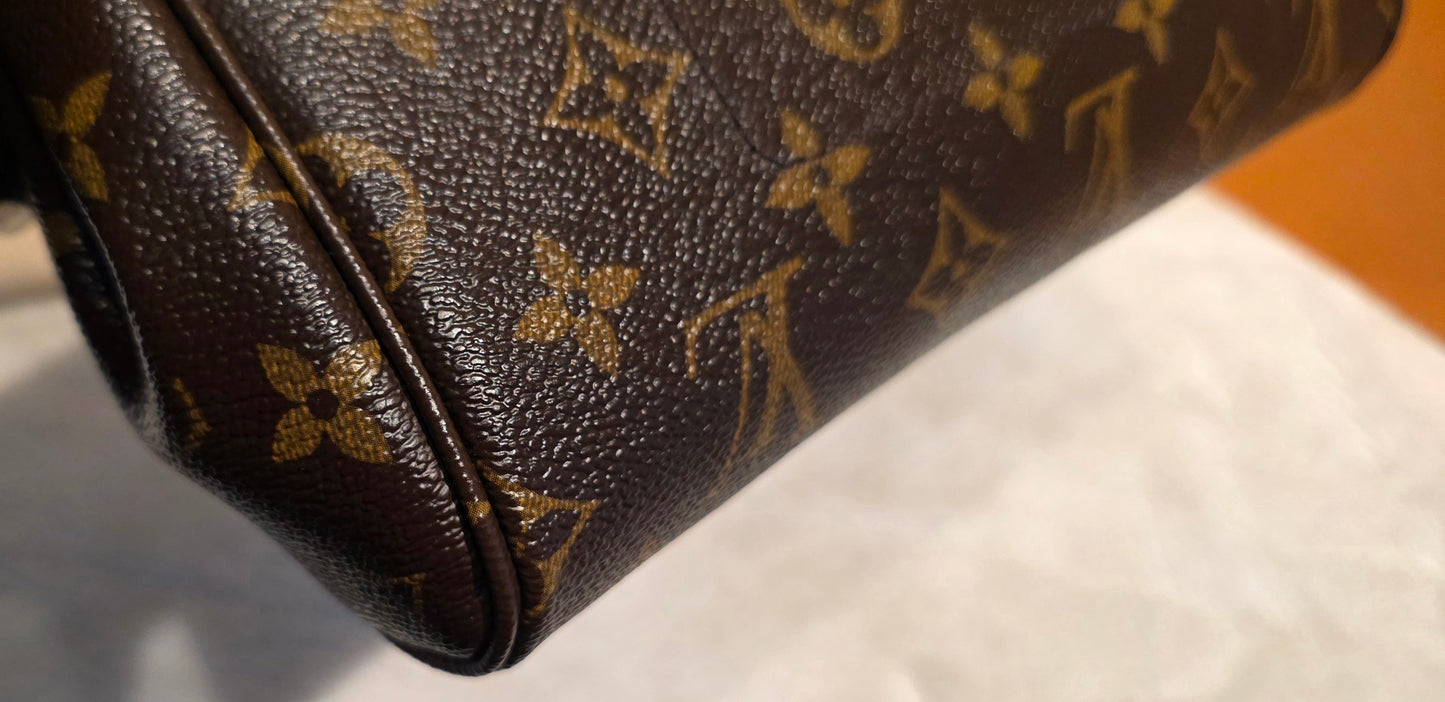 Authentic Louis Vuitton Favorite MM Monogram (SA4149)