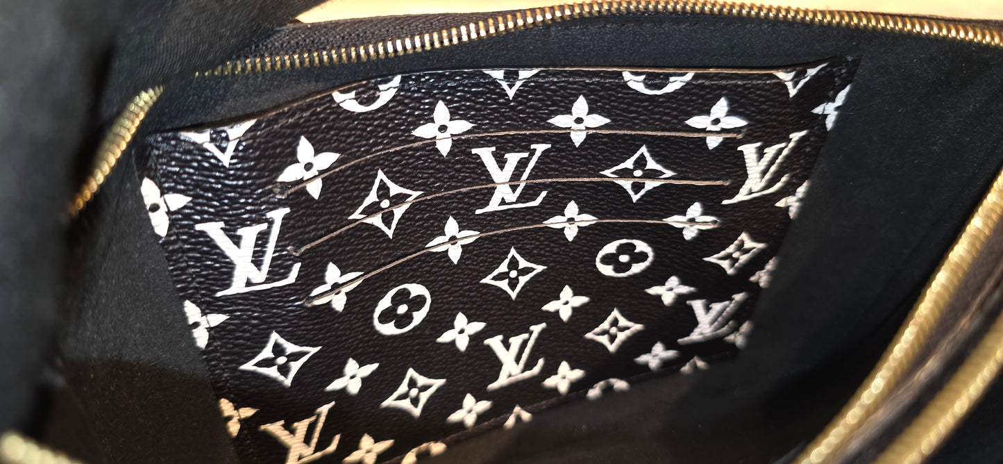 Authentic Louis Vuitton Double Zip Pochette Limited Jungle Edition