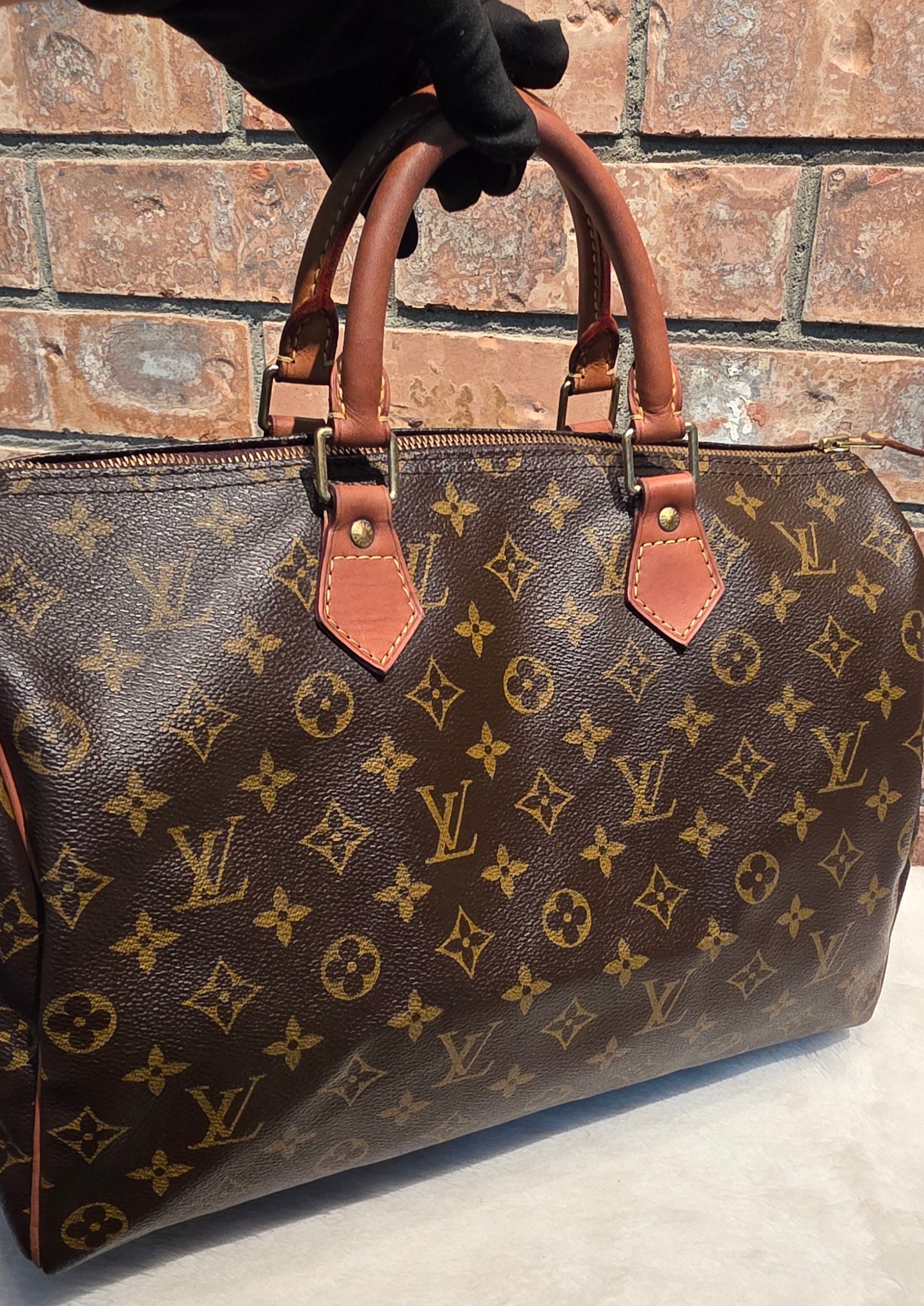Authentic Louis Vuitton Speedy 35 Monogram