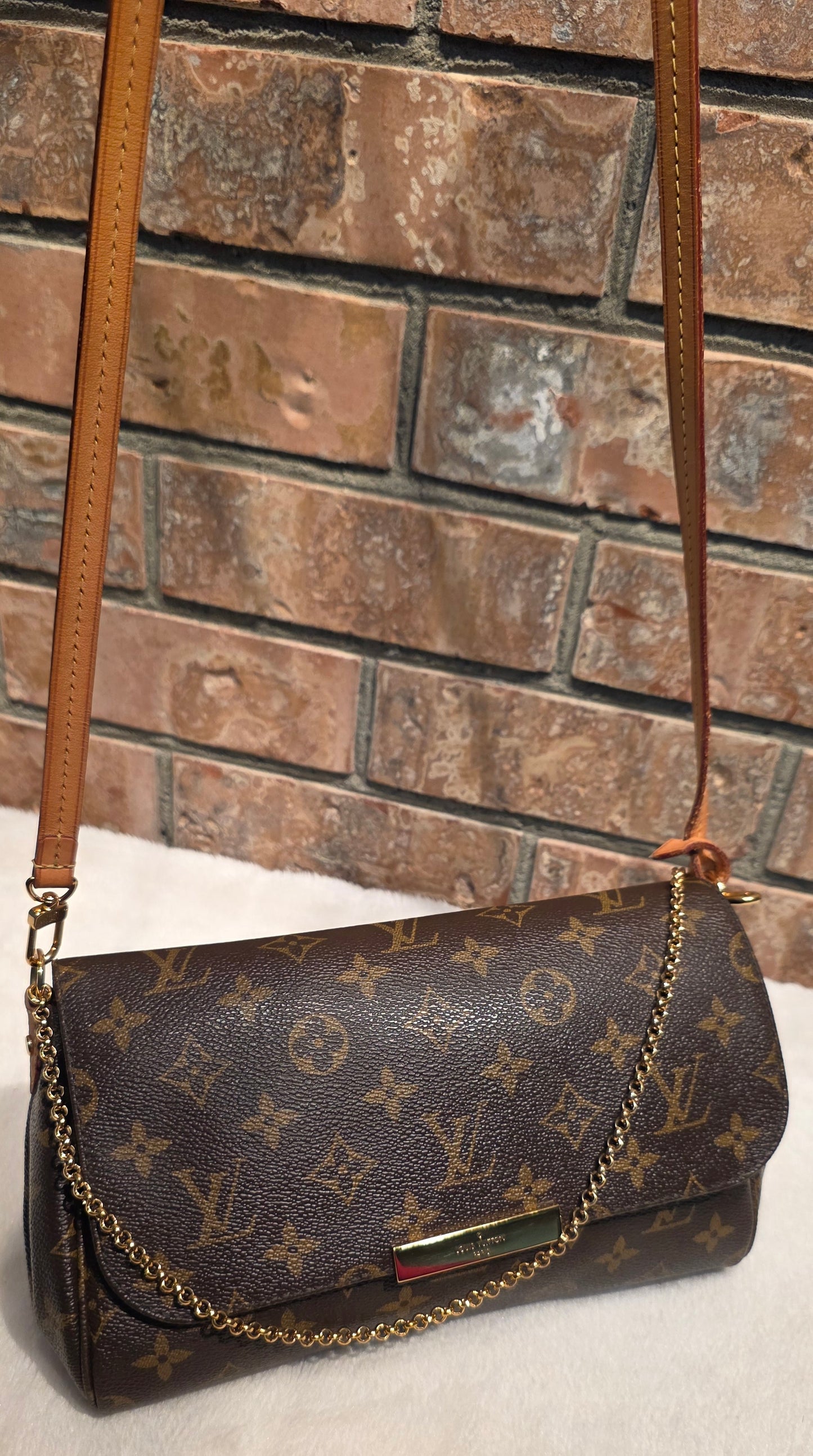 Authentic Louis Vuitton Favorite MM Monogram