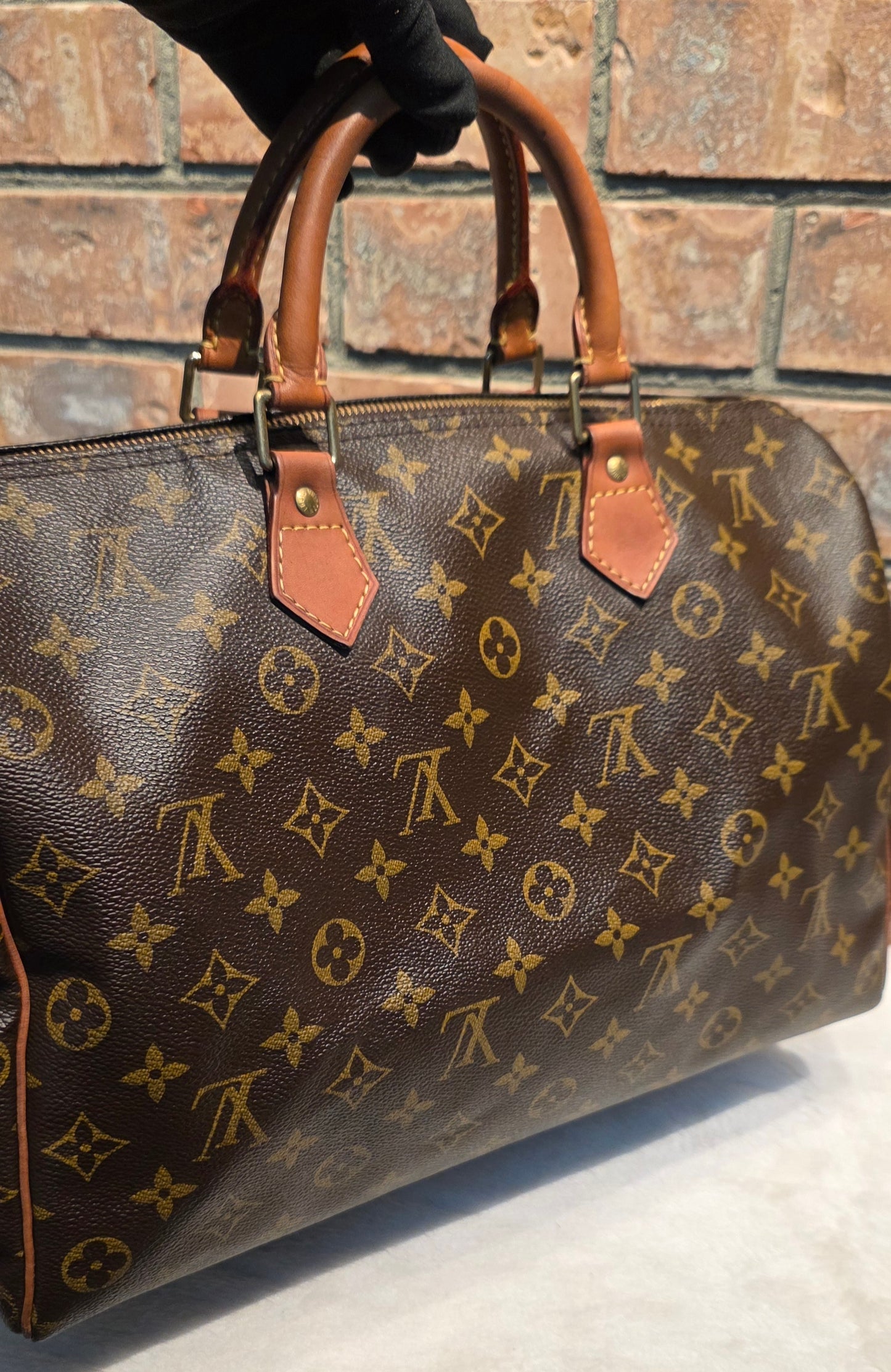 Authentic Louis Vuitton Speedy 35 Monogram