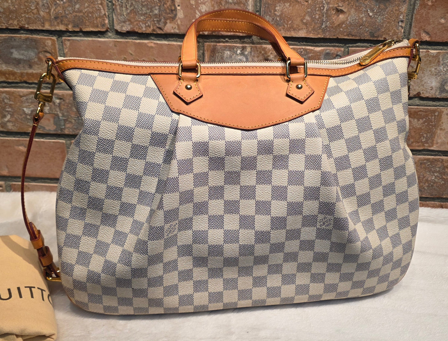 Authentic Louis Vuitton Siracusa GM