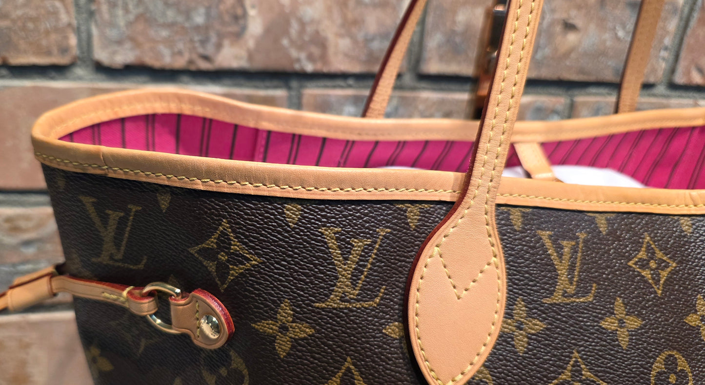 Authentic Louis Vuitton Neverfull MM (Pivoine Interior)
