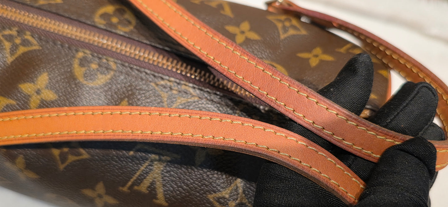 Authentic Louis Vuitton Papillon 27