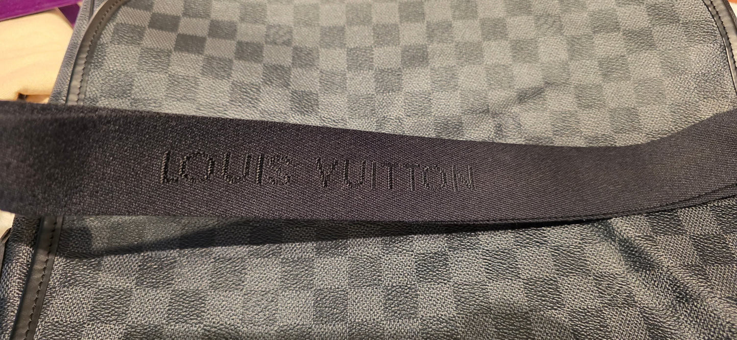 Authentic Louis Vuitton Daniel GM Damier Graphite