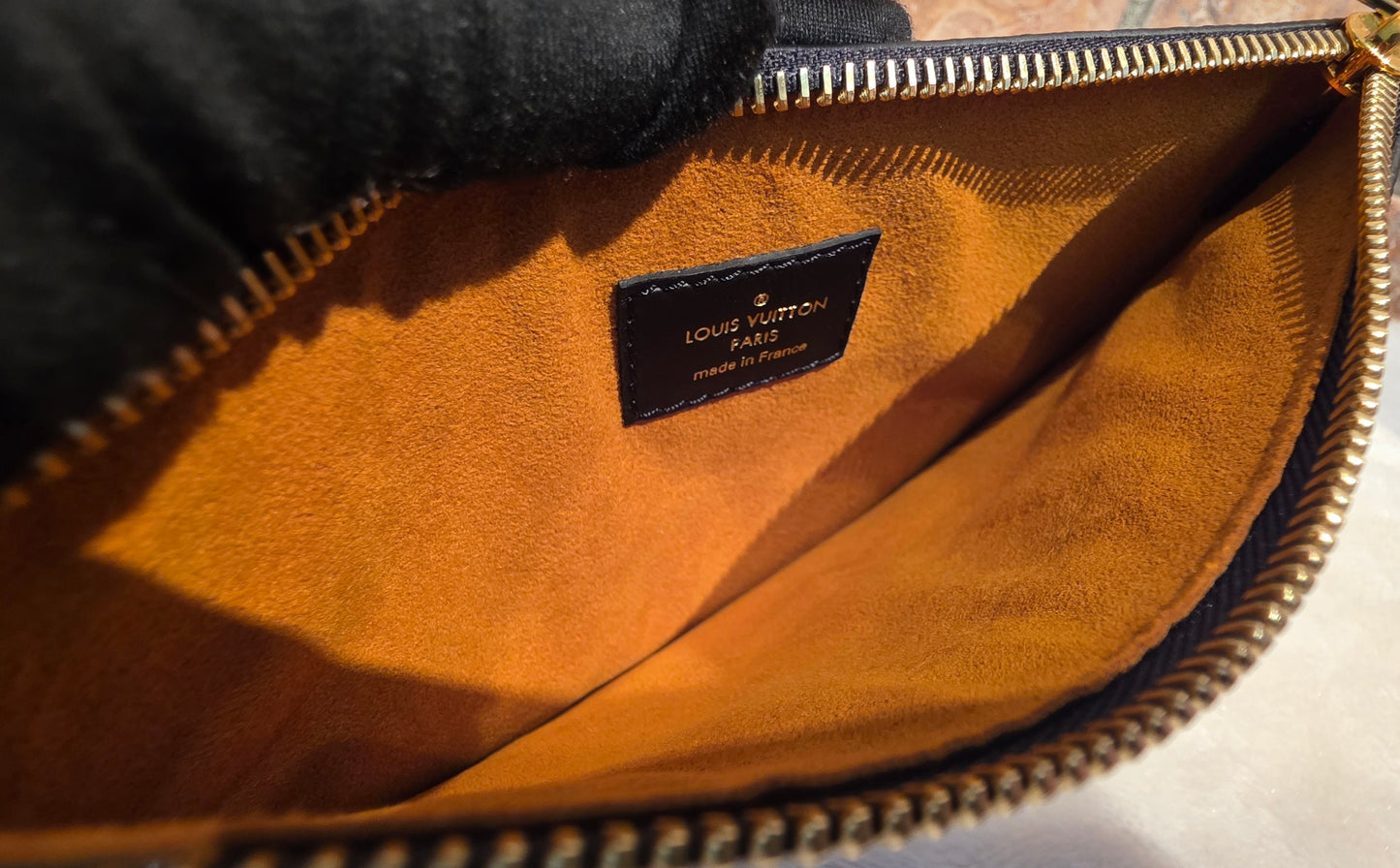 Authentic Louis Vuitton Crafty NeoNoe MM Giant Monogram in Caramel
